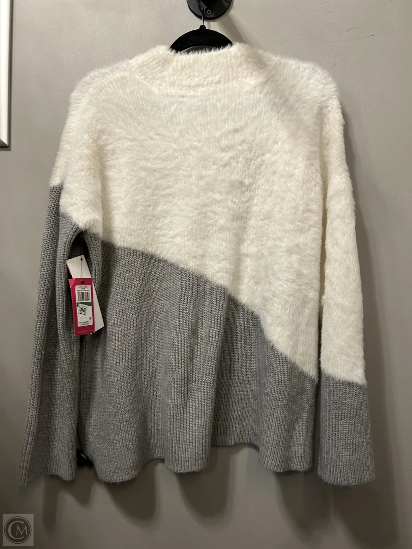 Sweater By Vince Camuto In Grey & White, Size: L