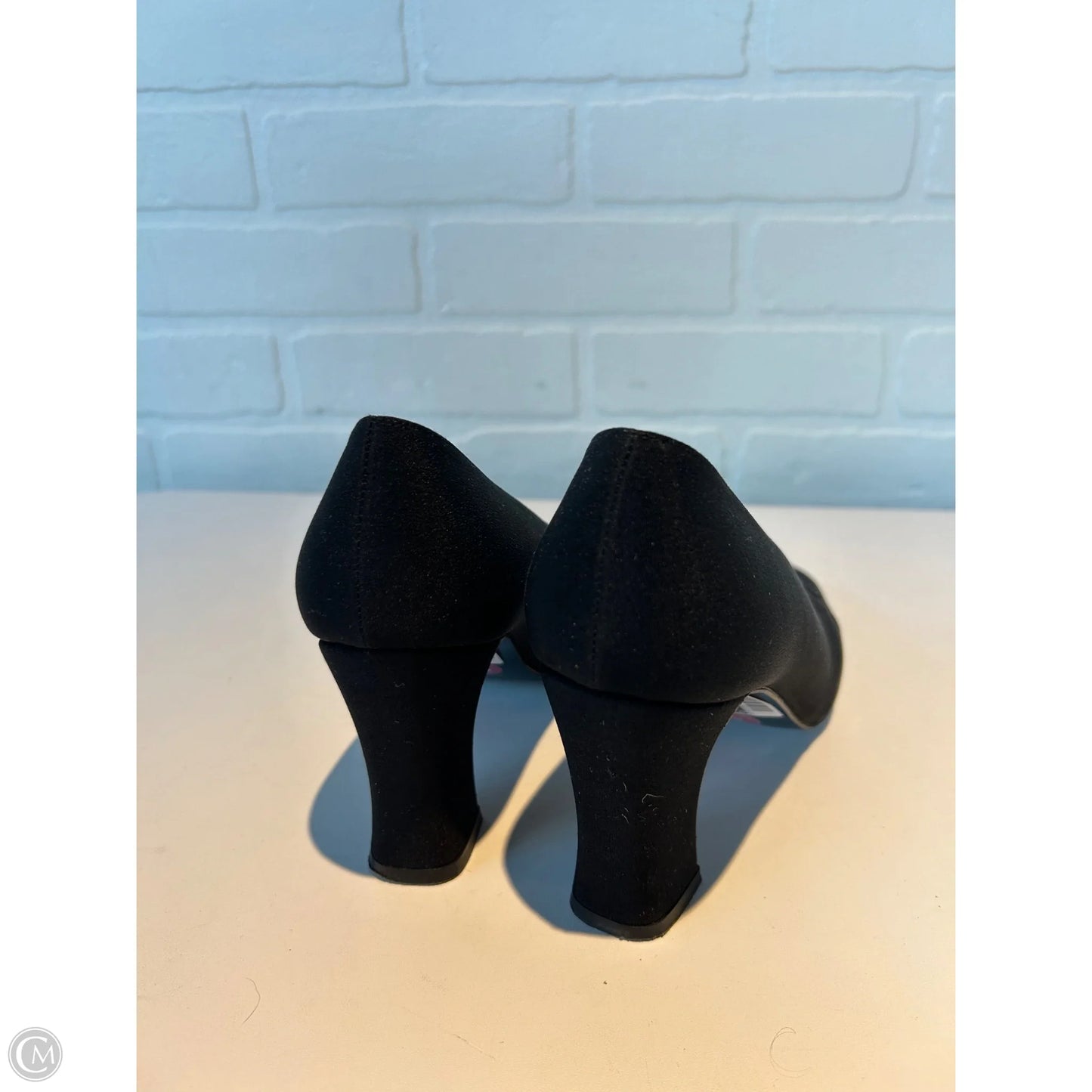 Shoes Designer By Stuart Weitzman In Black, Size: 9