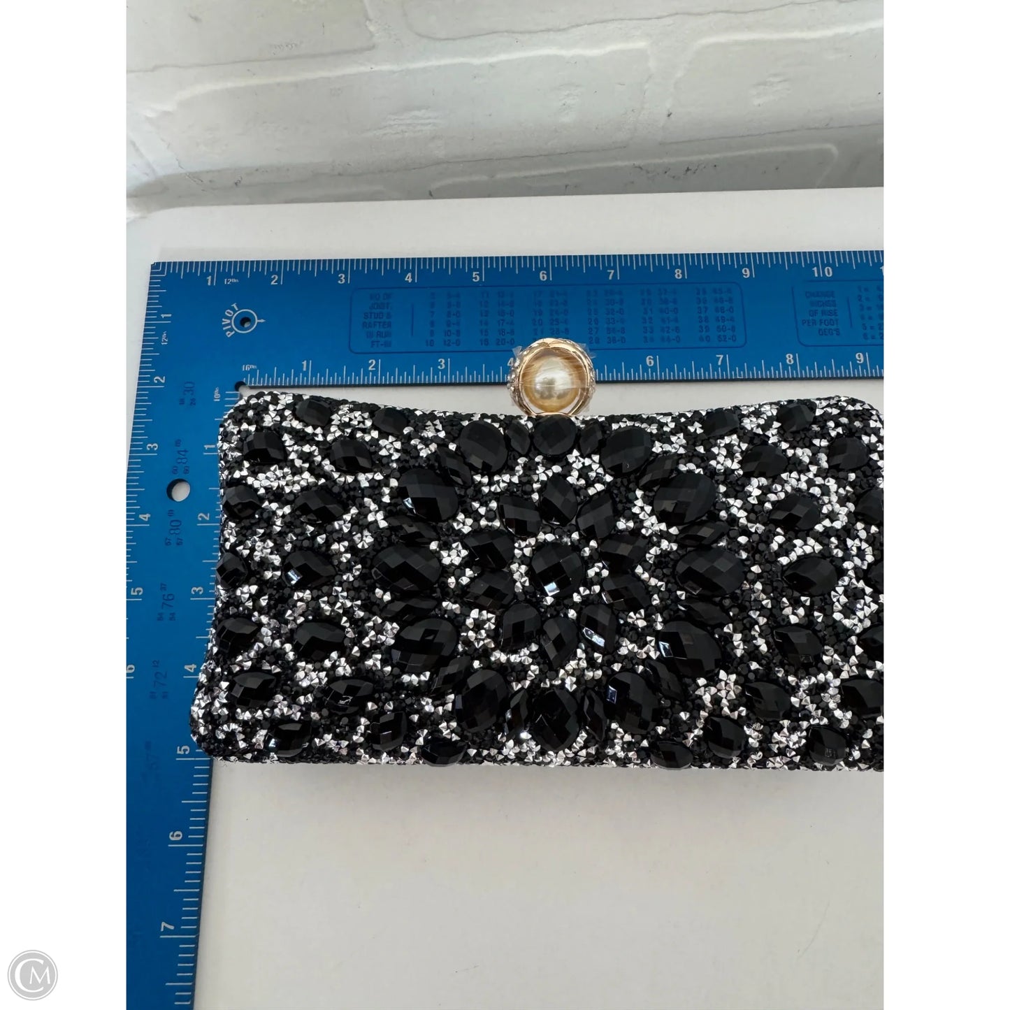 Clutch By Clothes Mentor, Size: Small
