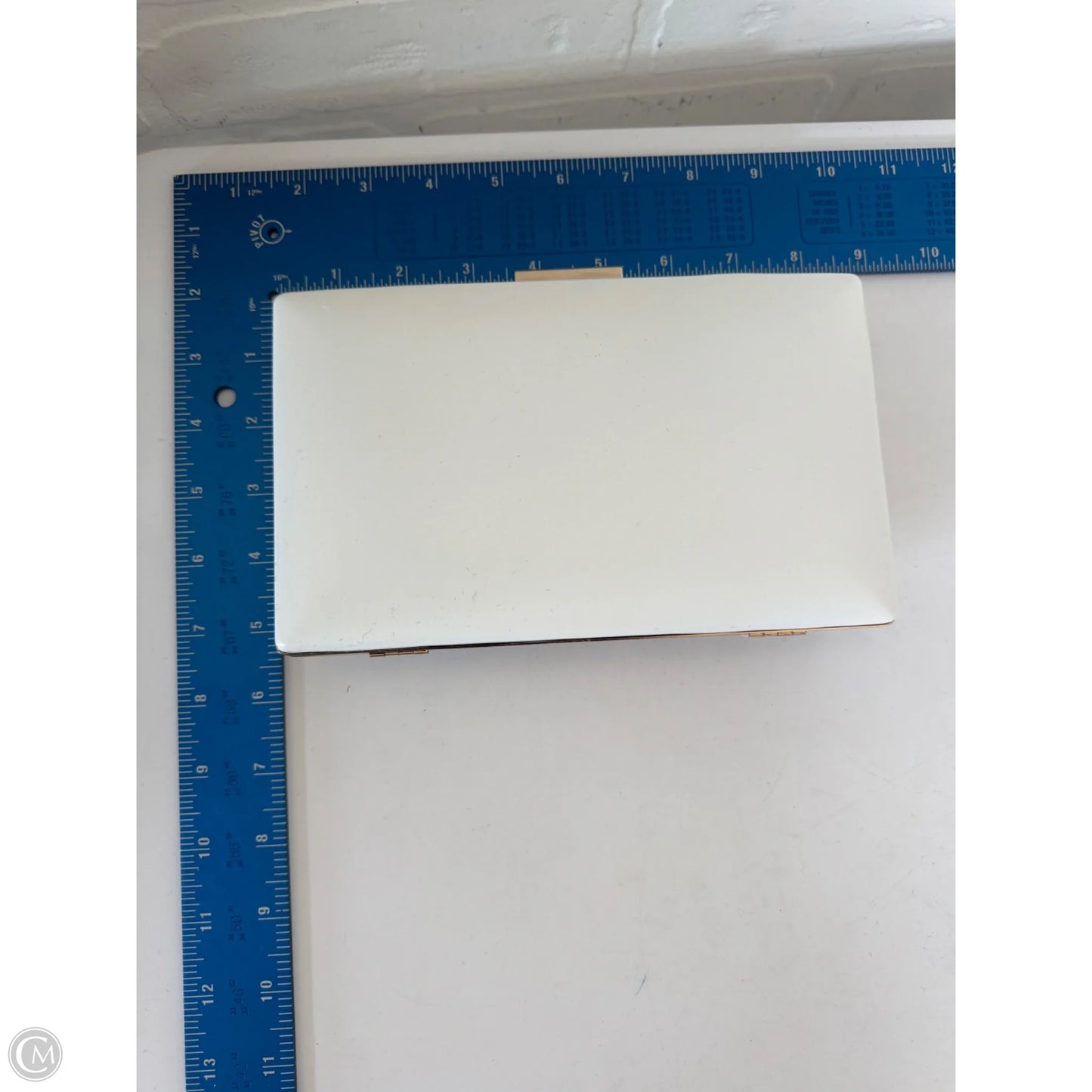 Clutch By Clothes Mentor, Size: Medium