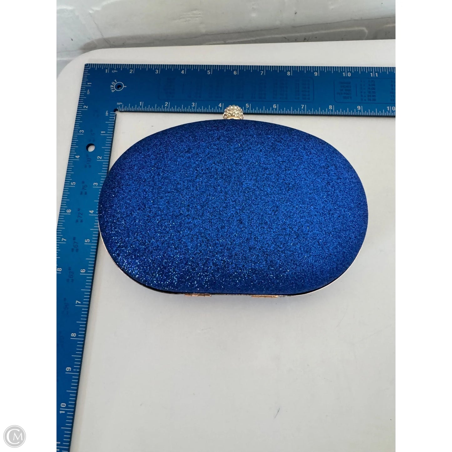 Clutch By Clothes Mentor, Size: Medium