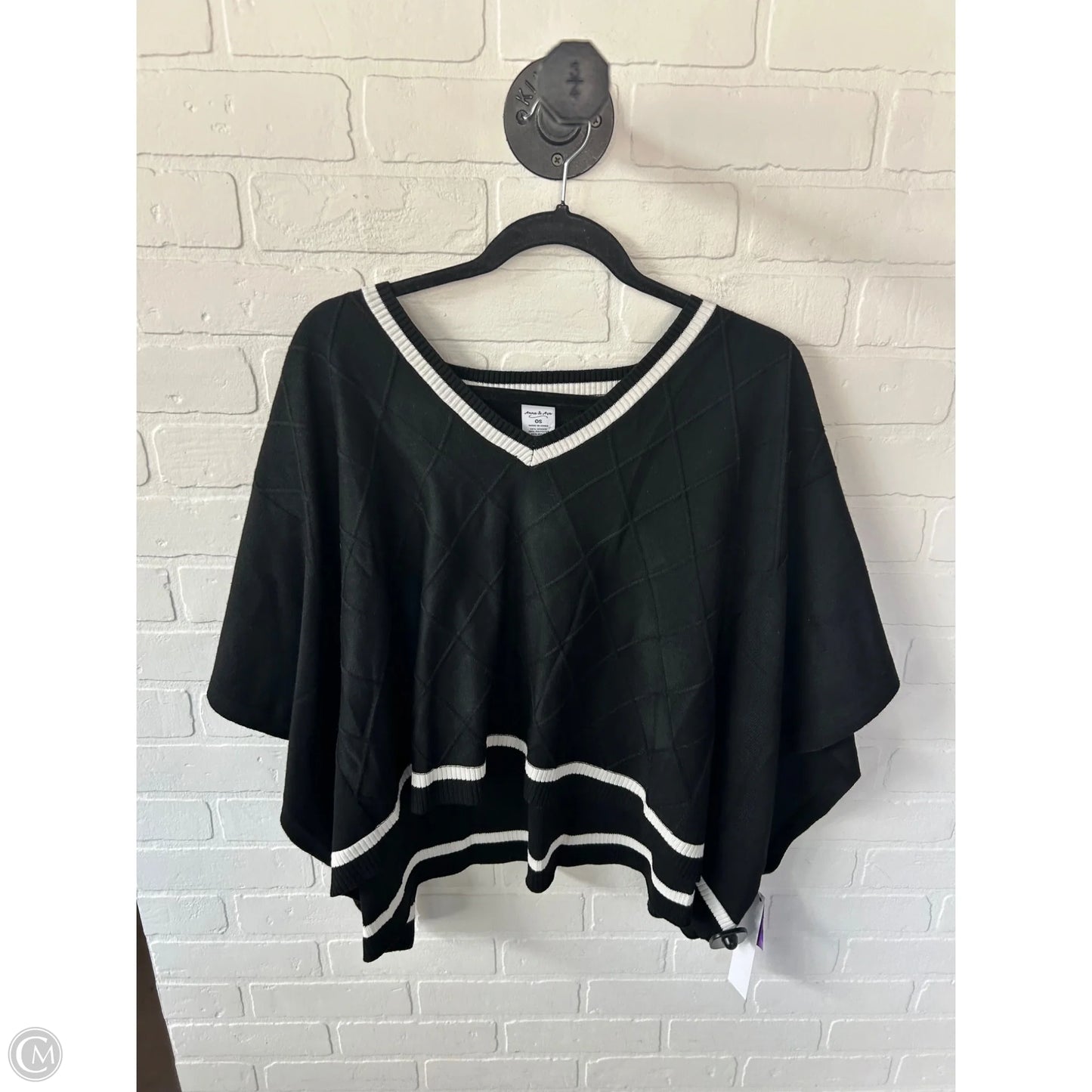 Poncho By Cmc In Black & White, Size: Osfm