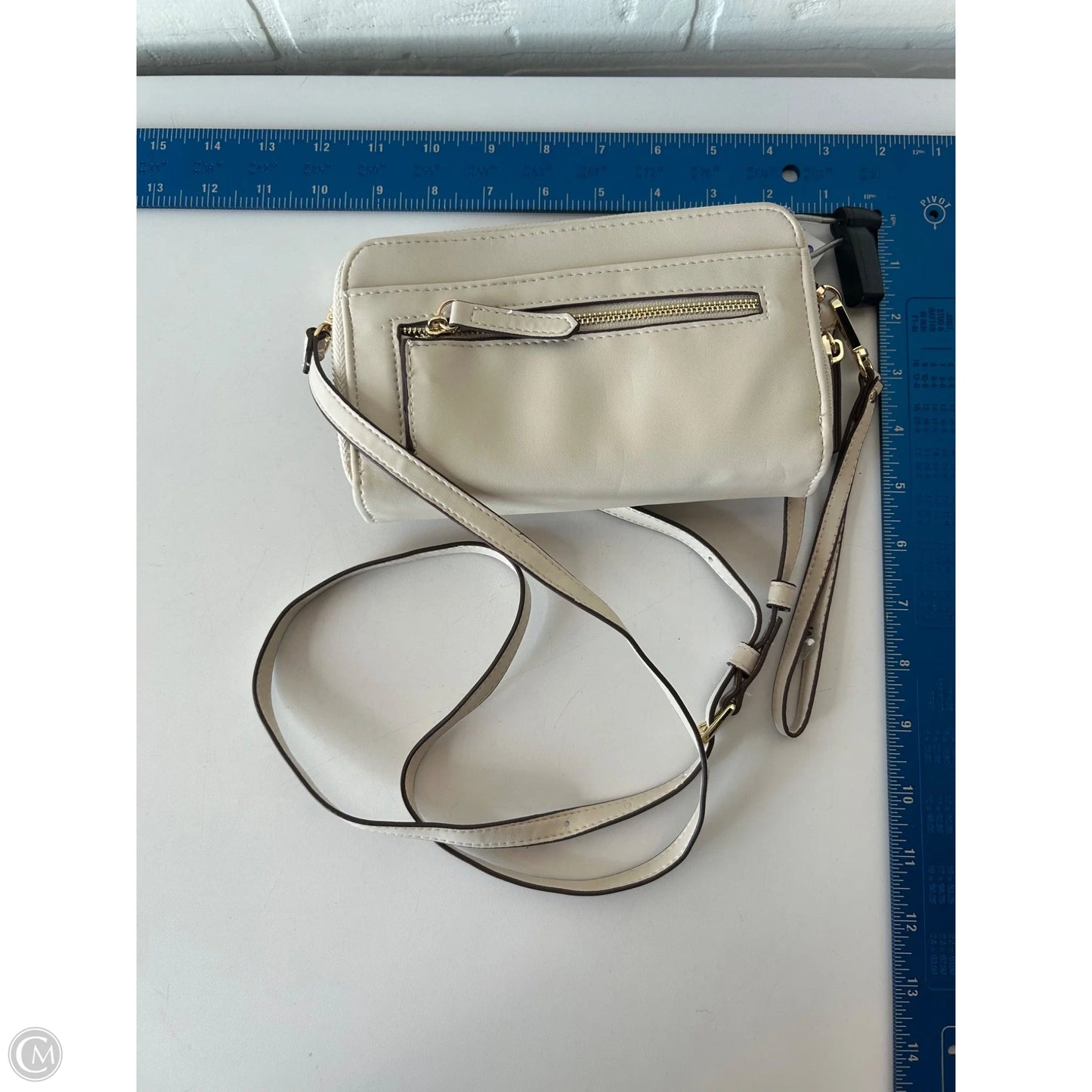 Crossbody By Clothes Mentor, Size: Small