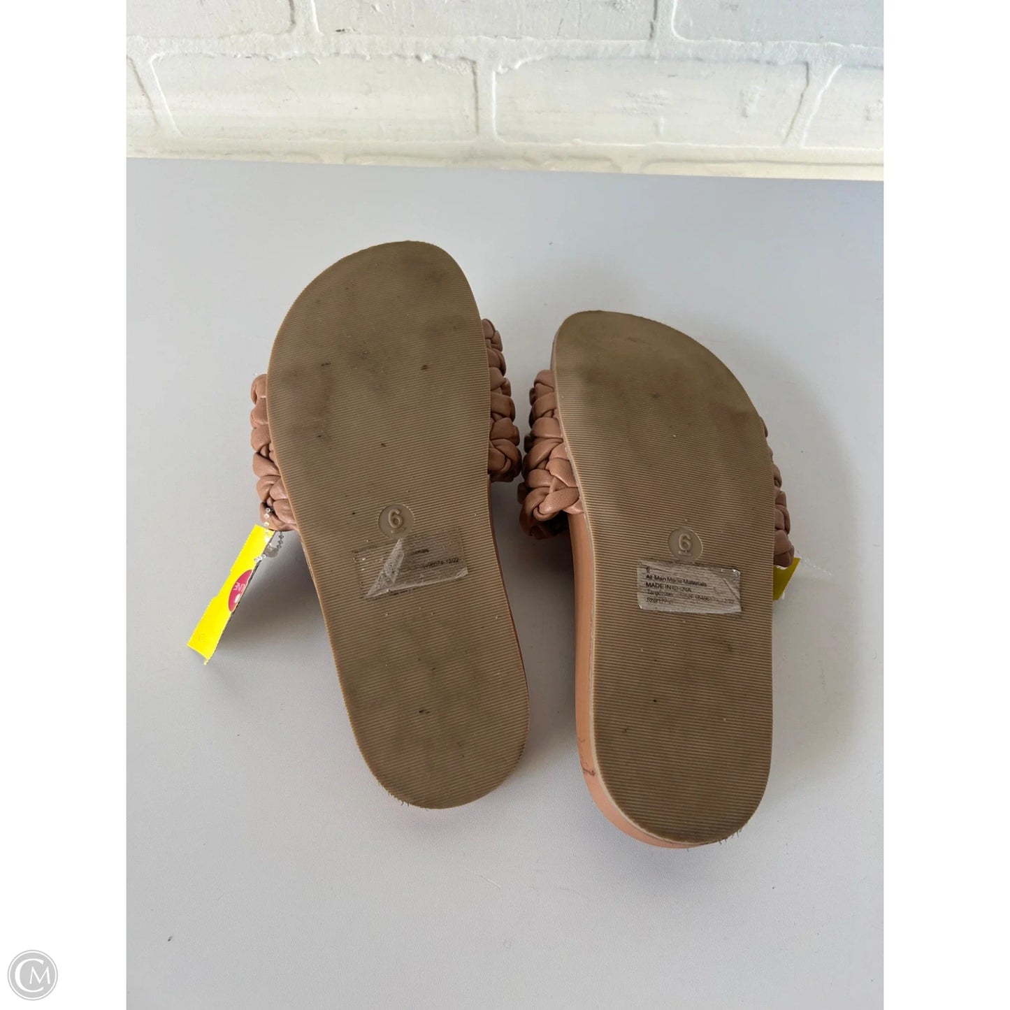 Sandals Flats By Universal Thread In Brown, Size: 6