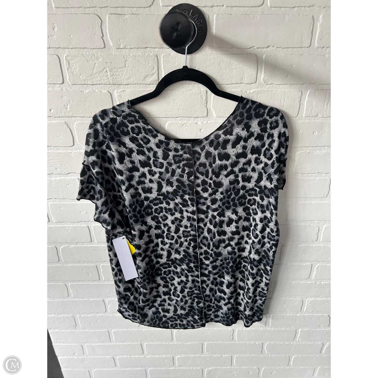 Top Short Sleeve By Bordeaux In Grey, Size: M