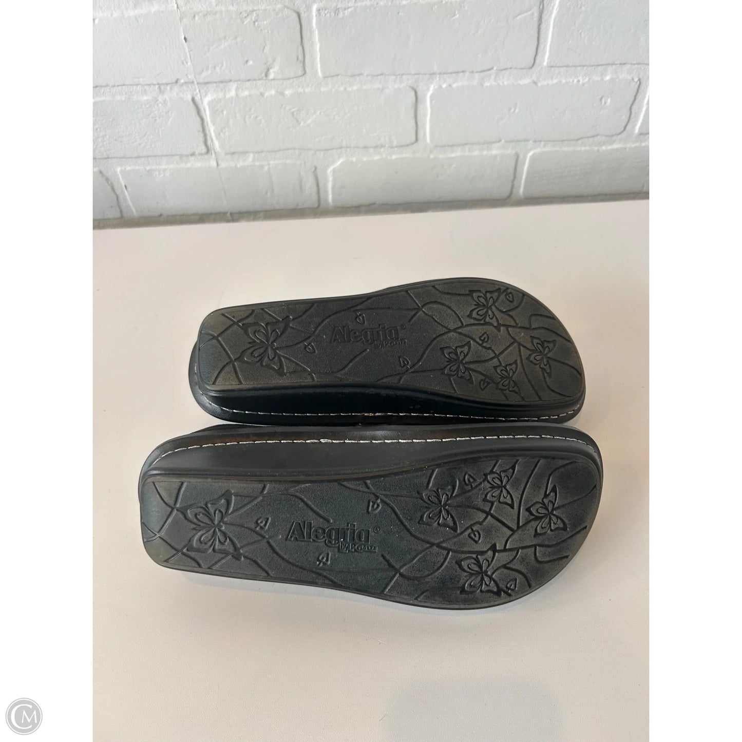 Shoes Flats By Alegria In Black, Size: 7.5