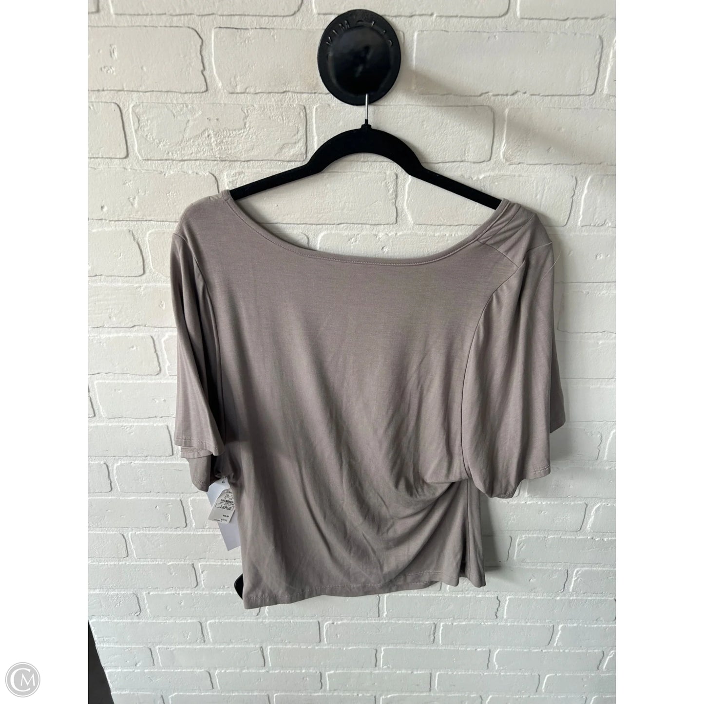 Top Short Sleeve By Cma In Brown, Size: L