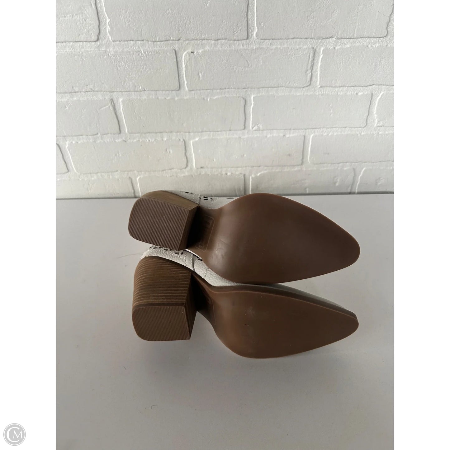 Boots Ankle Heels By Dingo In Grey & White, Size: 8