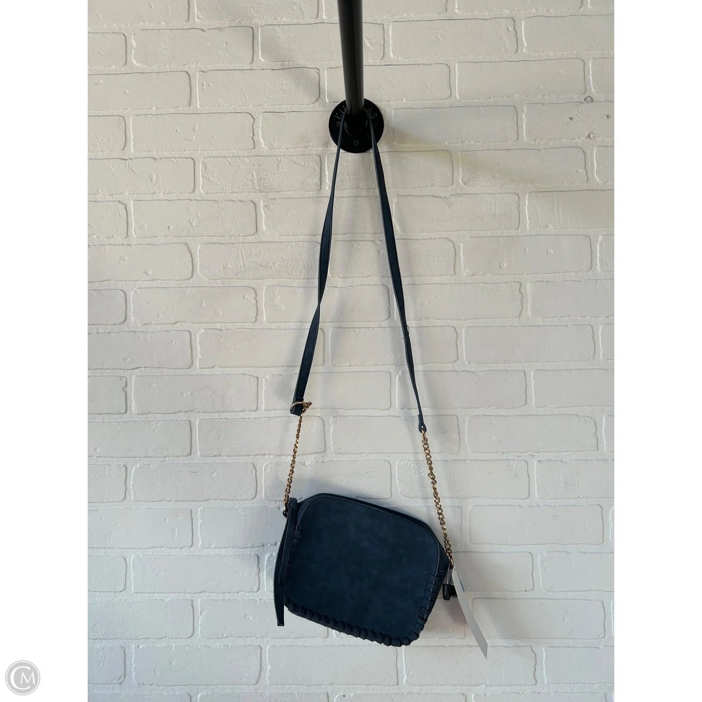 Crossbody By Clothes Mentor, Size: Medium