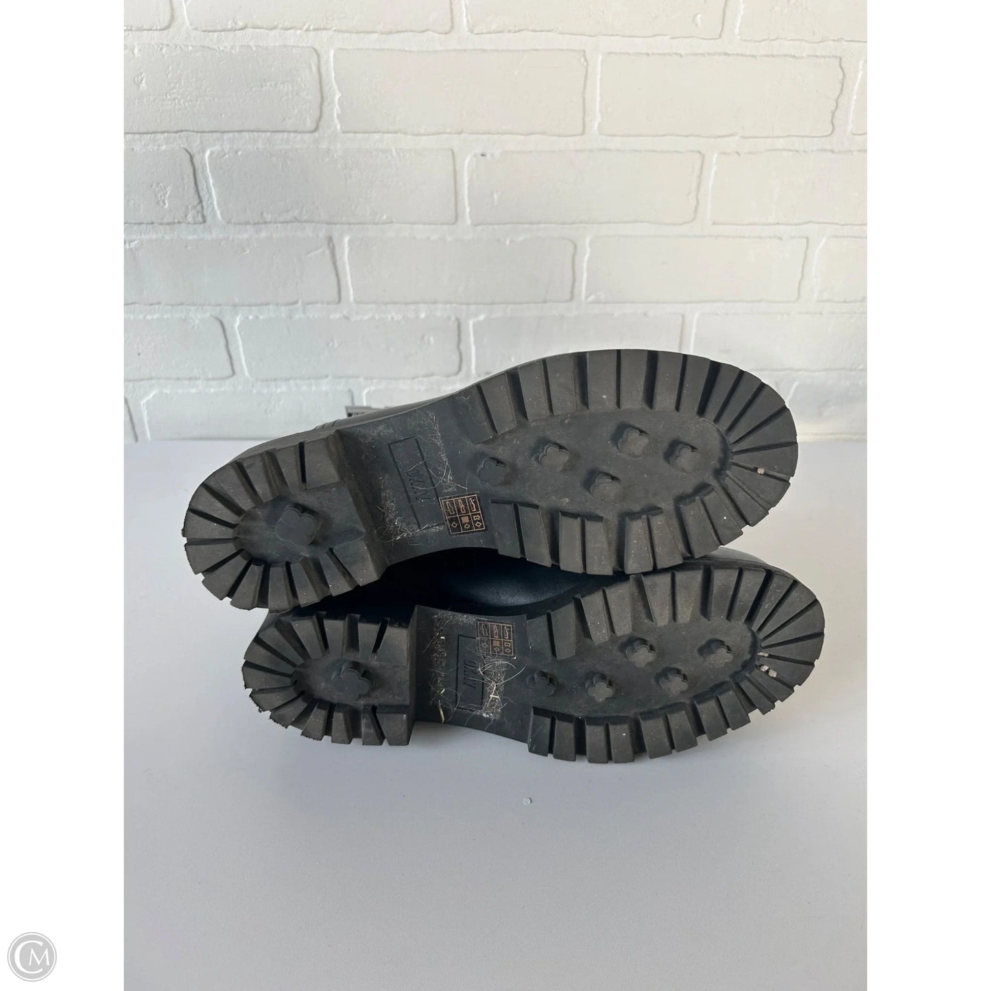 Boots Ankle Flats By Dkny In Black, Size: 10