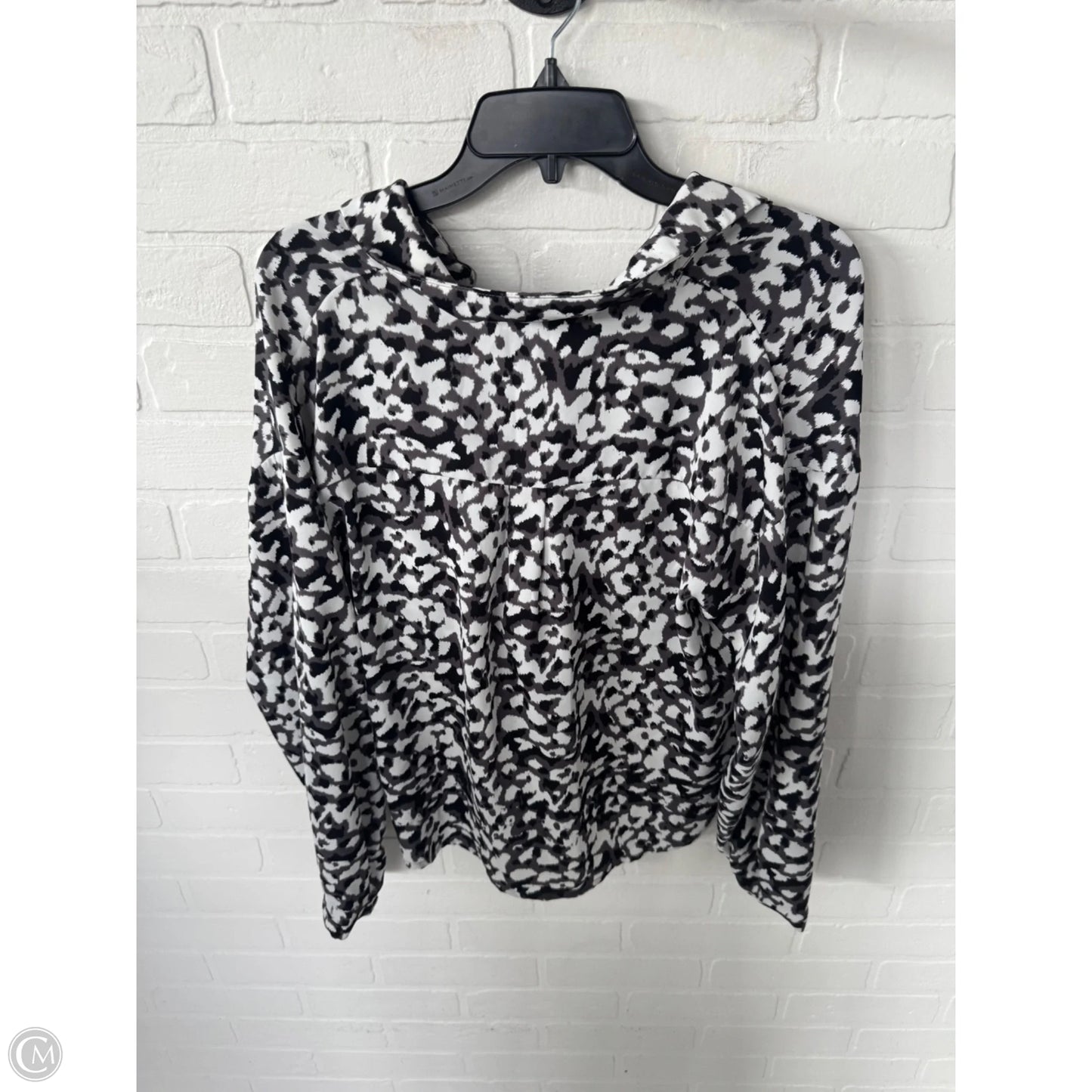 Blouse Long Sleeve By Very J In Grey & White, Size: S