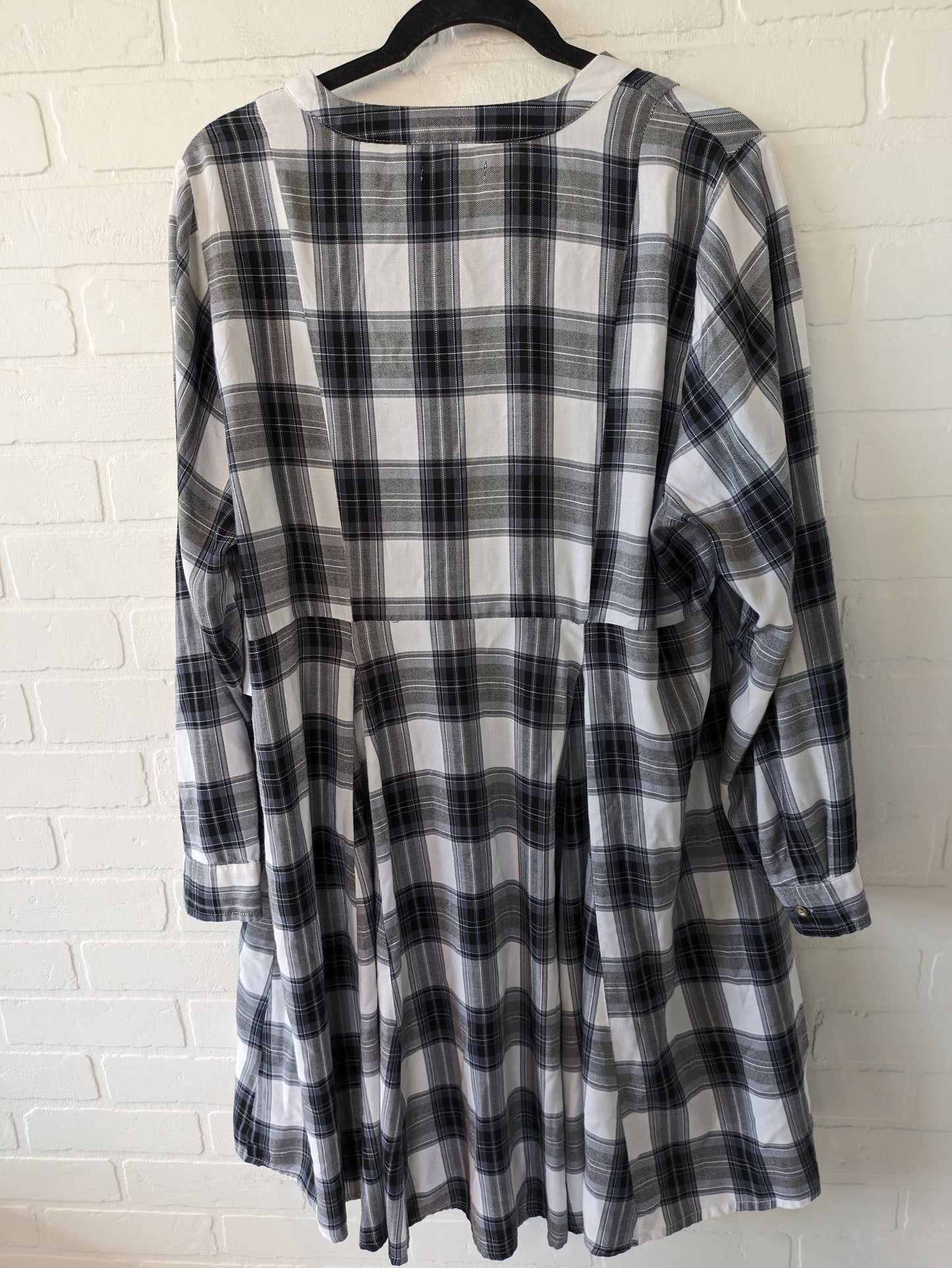 Tunic Long Sleeve By Torrid Size: 1x