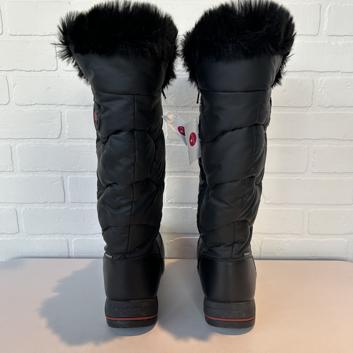 Boots Snow By cougar canada Size: 10