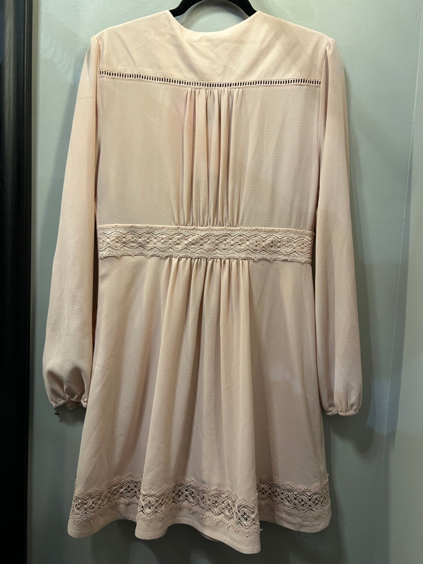 Dress Casual Short By Wayf Size: L
