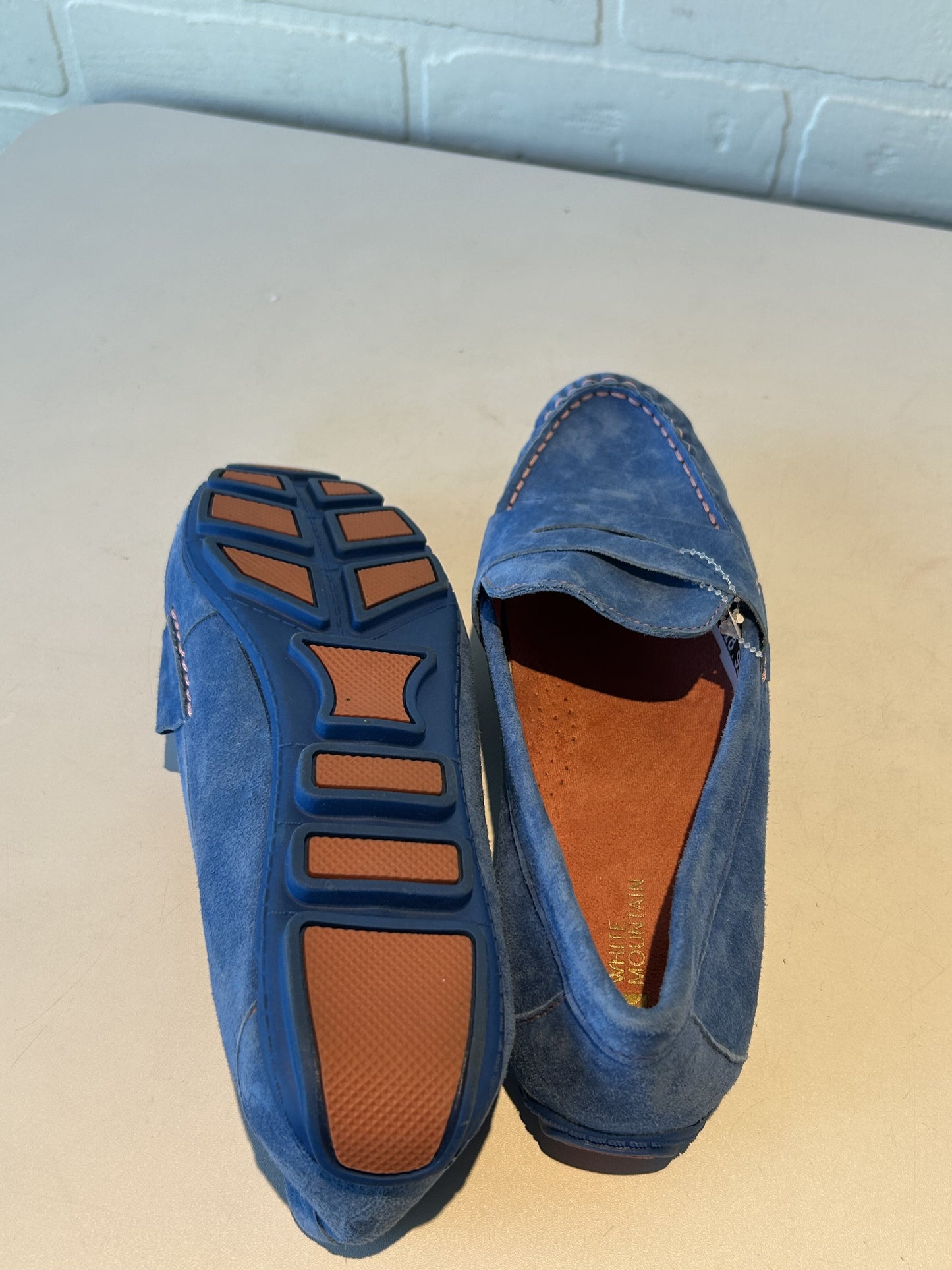 Shoes Flats By White Mountain Size: 9