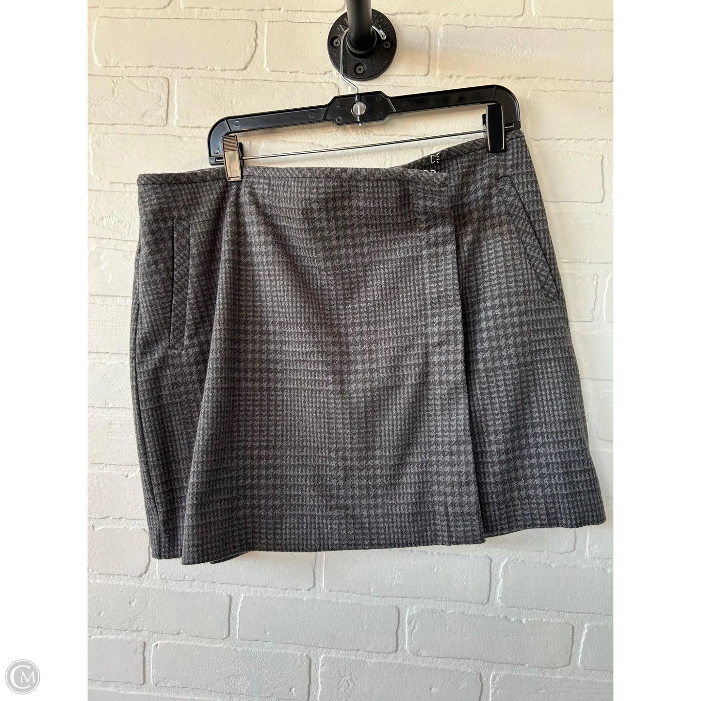 Skirt Mini & Short By Banana Republic In Grey, Size: 14