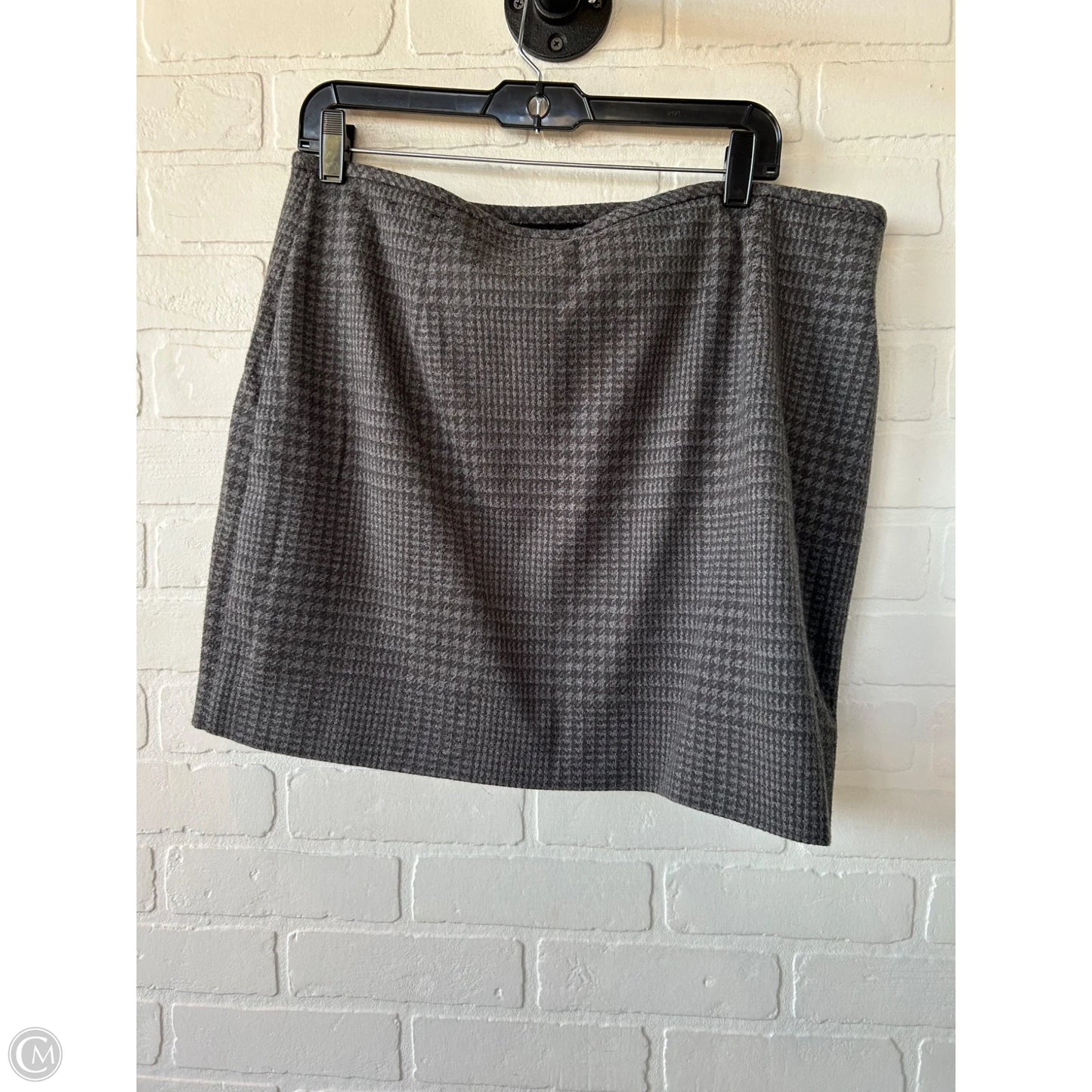 Skirt Mini & Short By Banana Republic In Grey, Size: 14