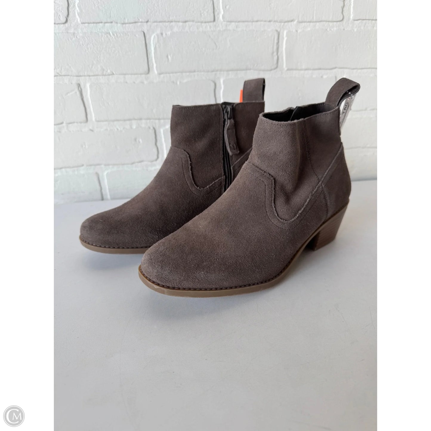 Boots Ankle Flats By Vionic In Brown, Size: 7