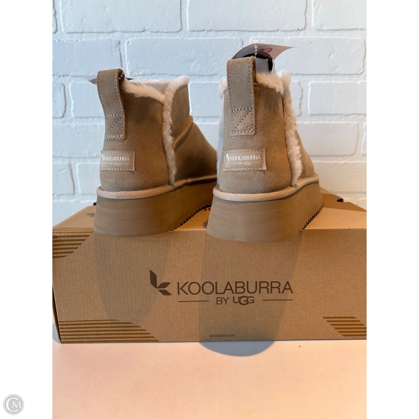 Boots Ankle Flats By Koolaburra By Ugg In Tan, Size: 9