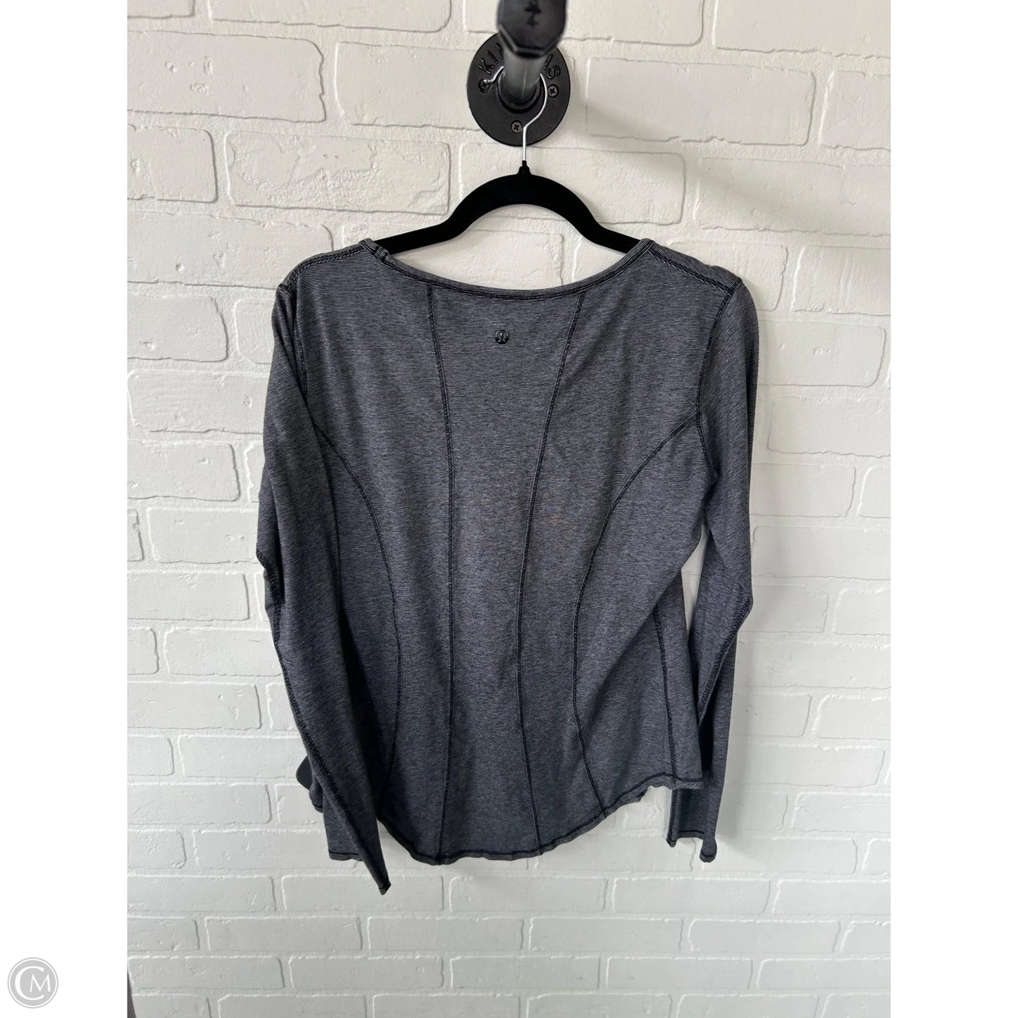 Athletic Top Long Sleeve Crewneck By Lululemon In Grey, Size: S