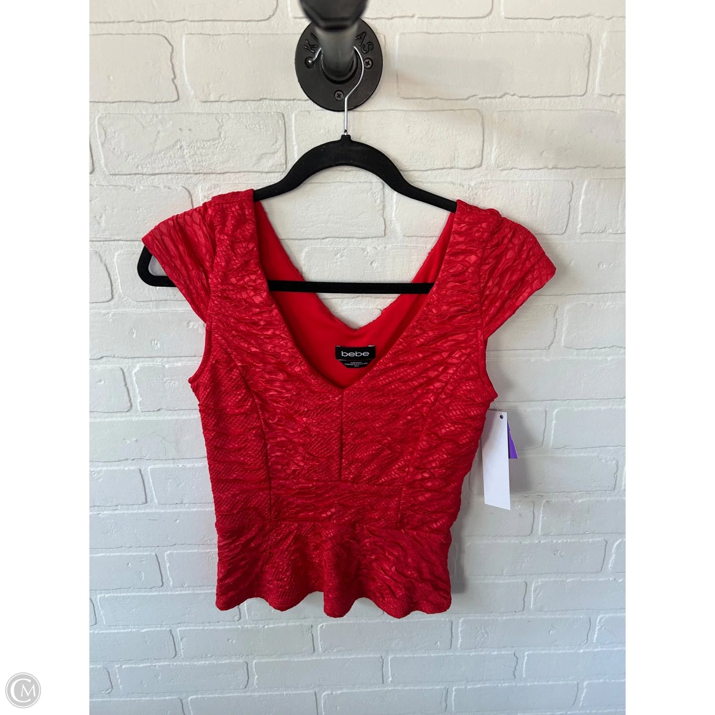 Top Short Sleeve By Bebe In Red, Size: M