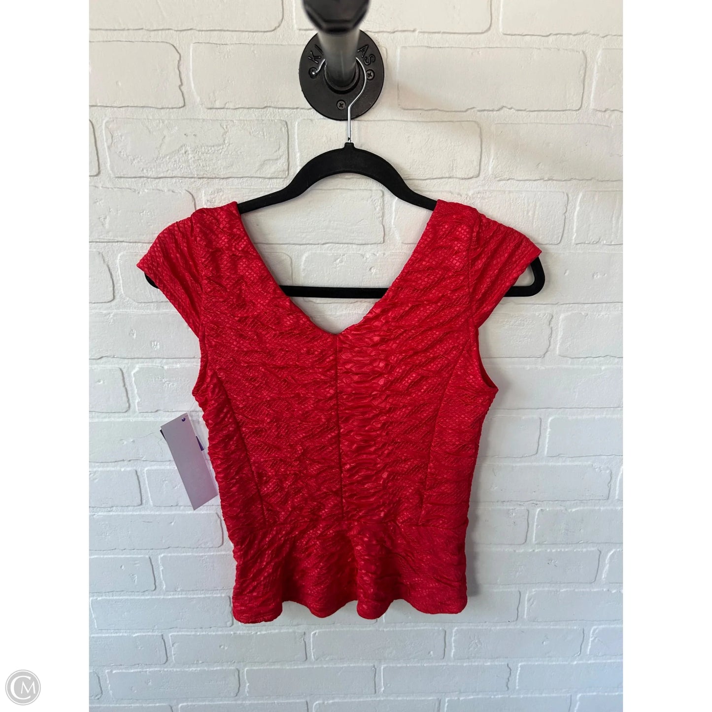 Top Short Sleeve By Bebe In Red, Size: M