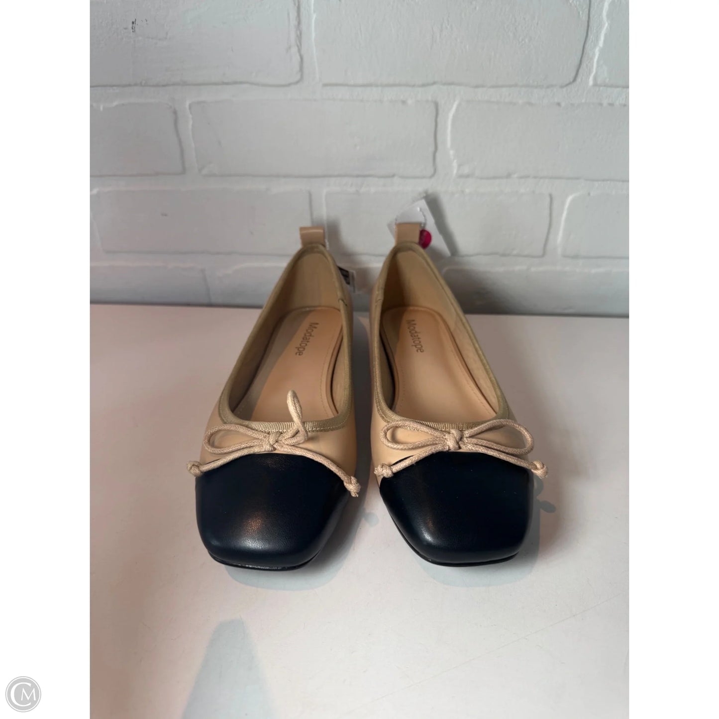 Shoes Flats By Clothes Mentor In Black & Tan, Size: 7.5