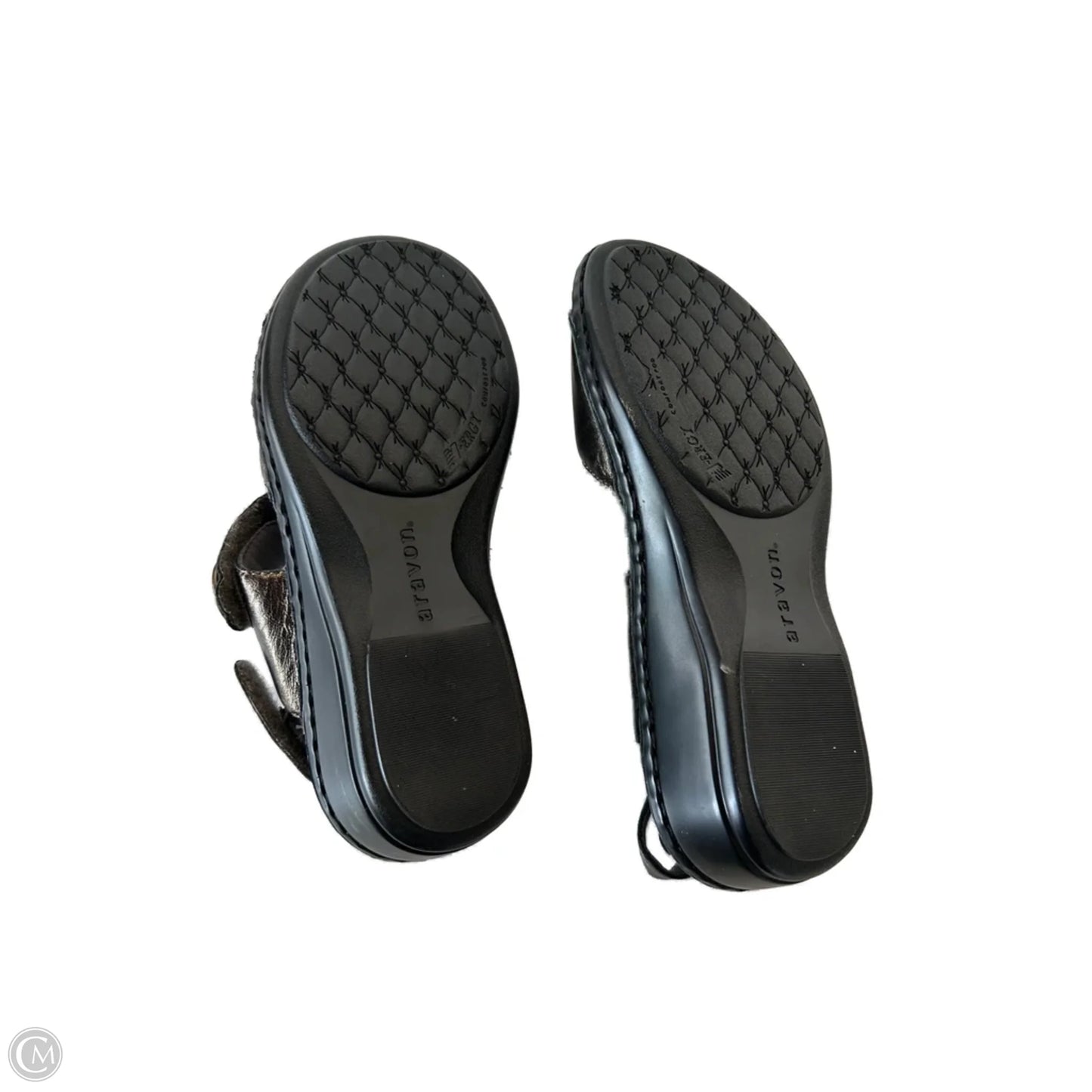 Sandals Flats By New Balance In Grey, Size: 6