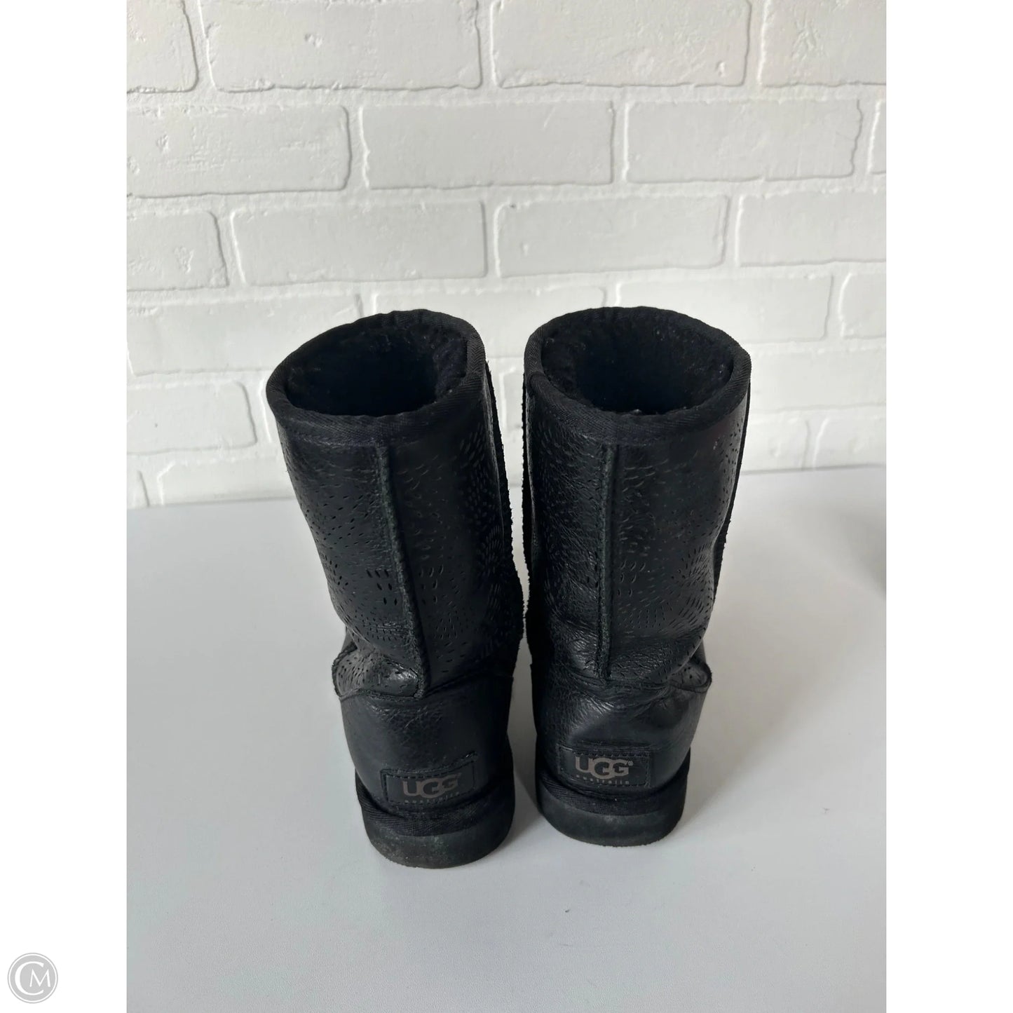 Boots Designer By Ugg In Black, Size: 6