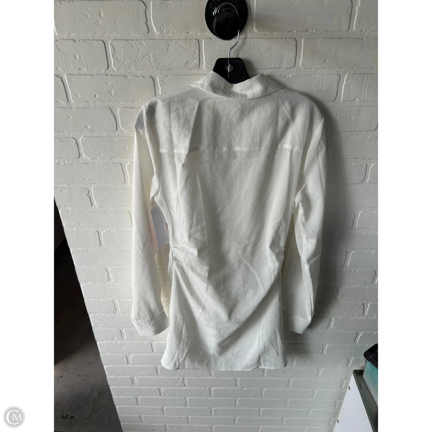 Dress Casual Short By Clothes Mentor In White, Size: Xs