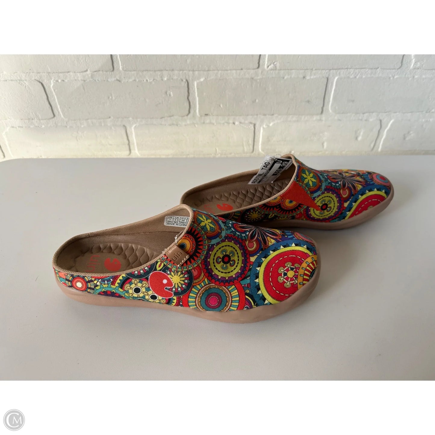 Shoes Flats By Clothes Mentor In Blue & Red, Size: 7