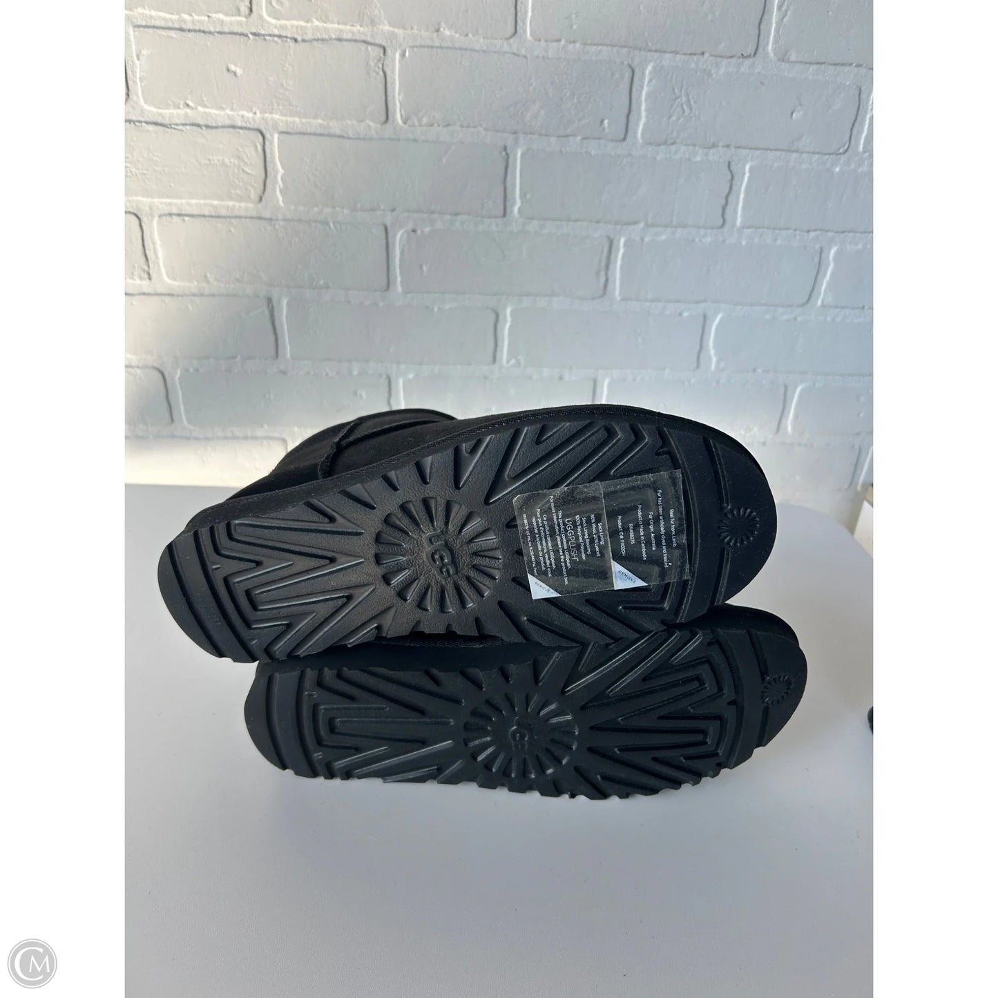 Boots Designer By Ugg In Black, Size: 11