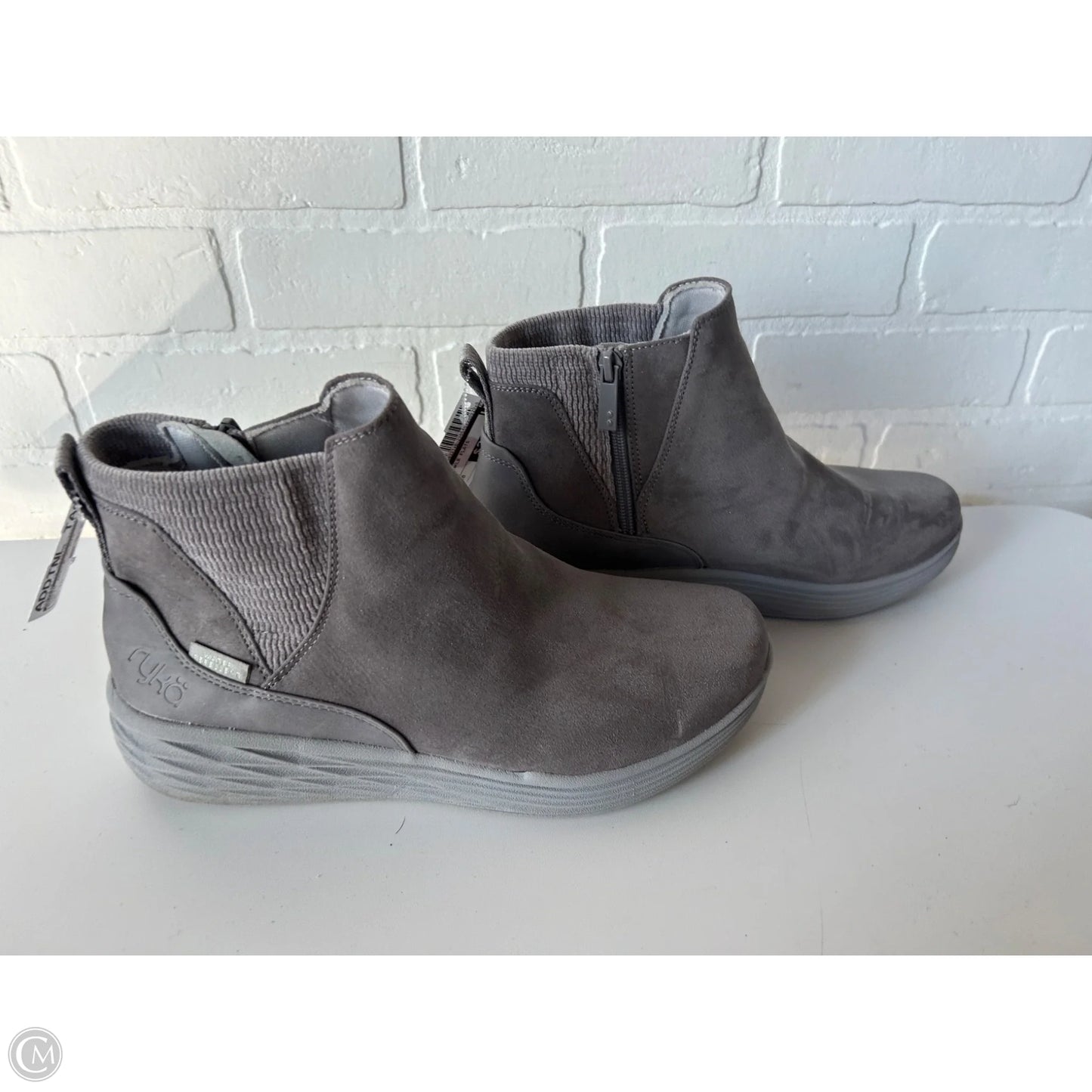 Boots Ankle Flats By Ryka In Grey, Size: 10