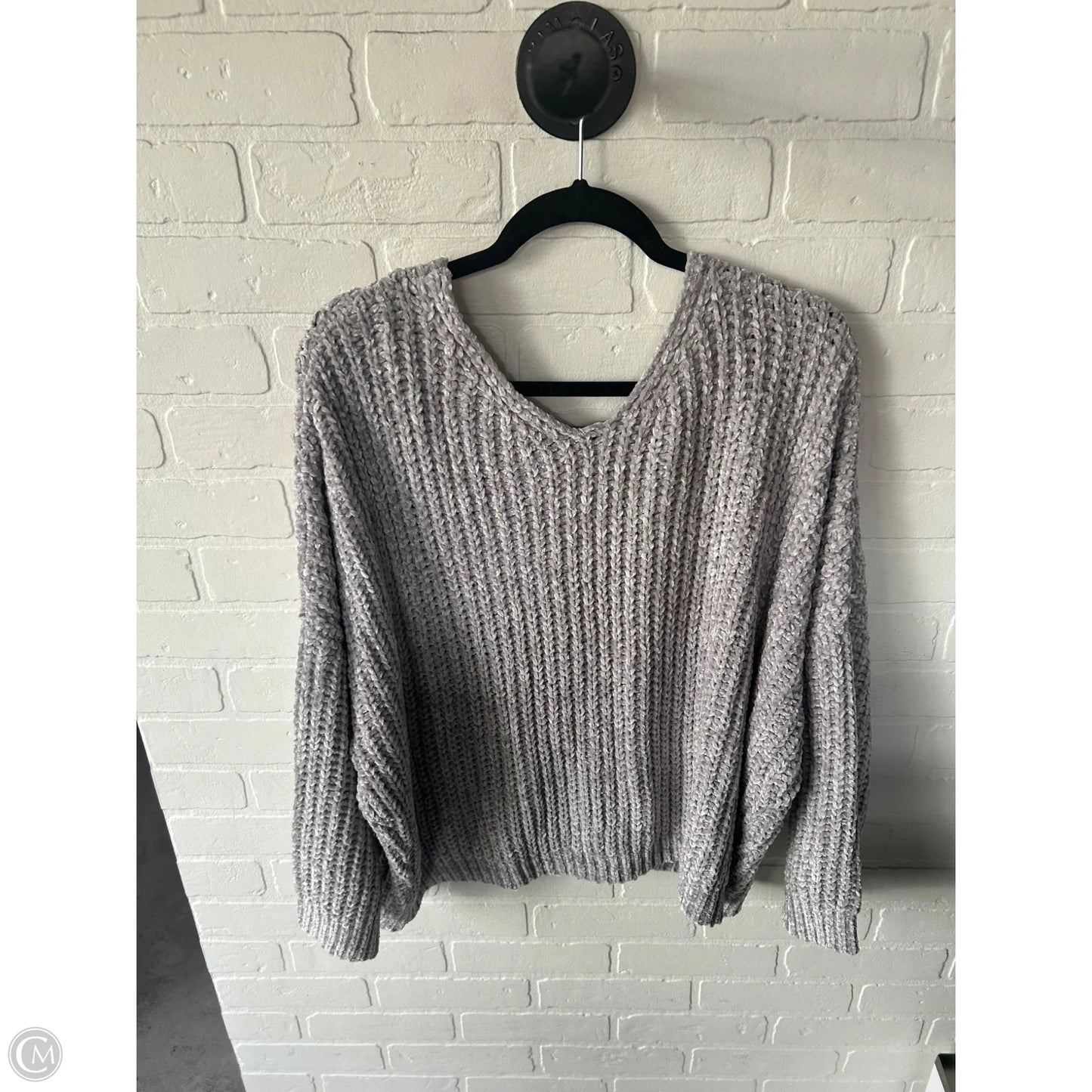 Sweater By Clothes Mentor In Grey, Size: L