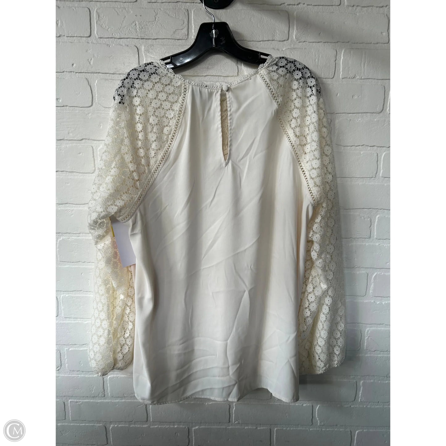 Top Long Sleeve By Torrid In Cream, Size: 1x