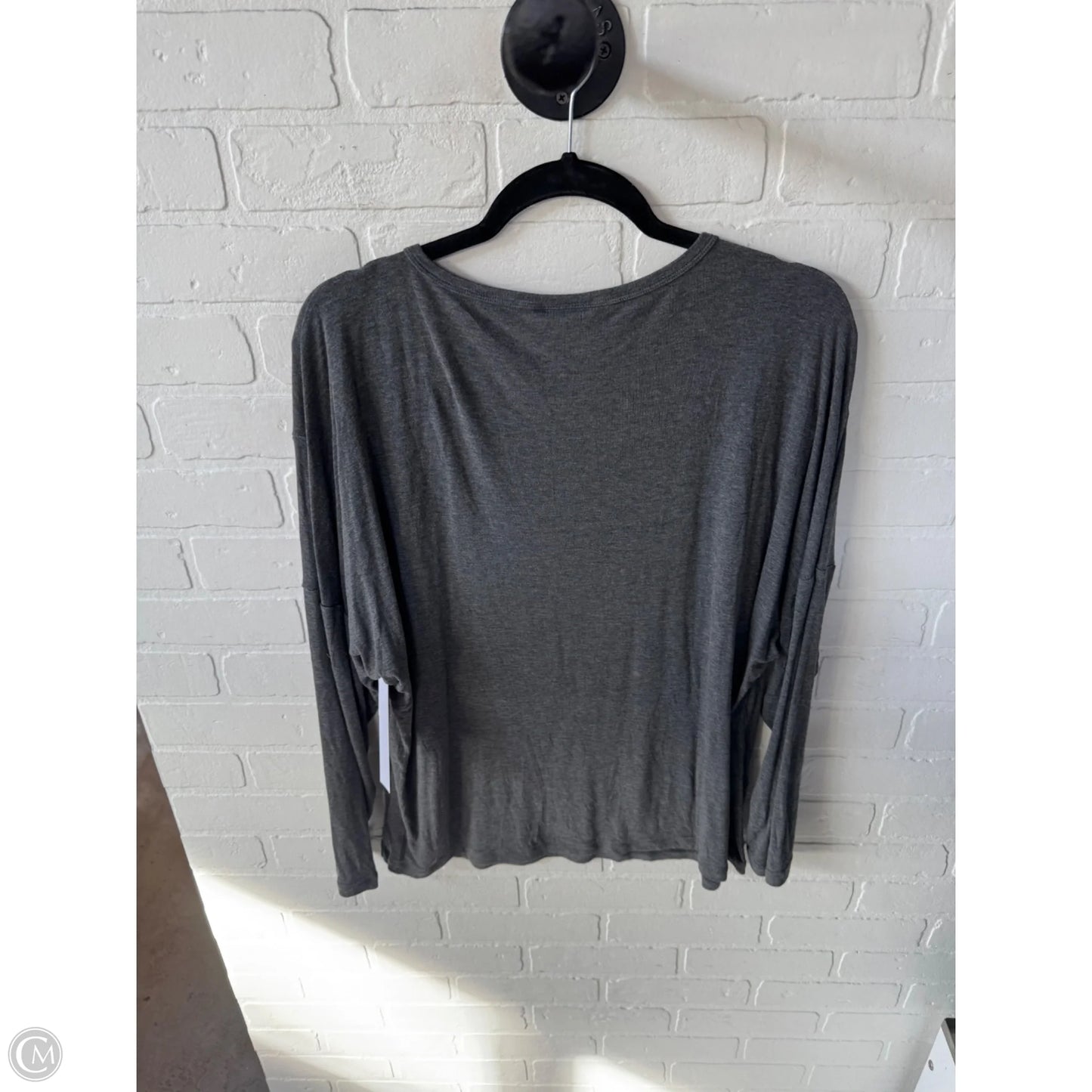 Top Long Sleeve Basic By Cabi In Grey, Size: L