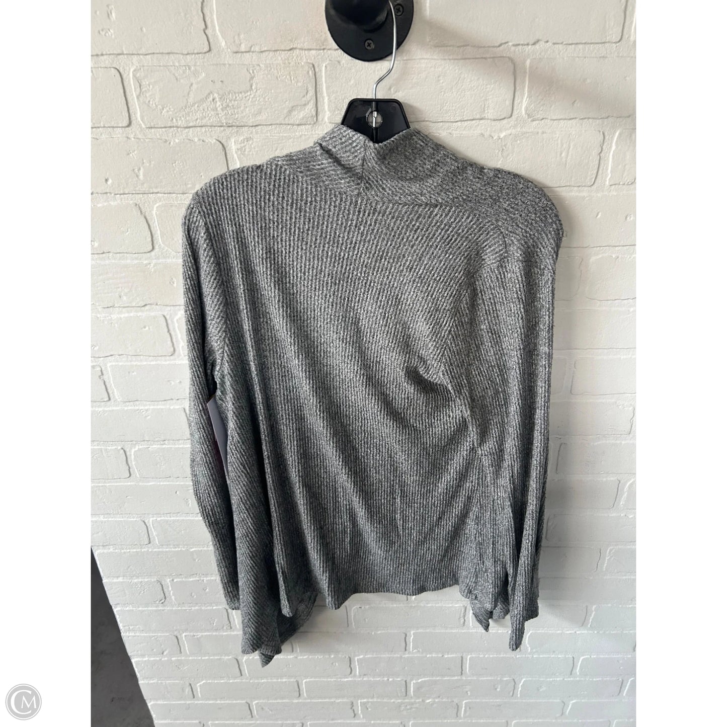 Top Long Sleeve By Bobeau In Grey, Size: Lp