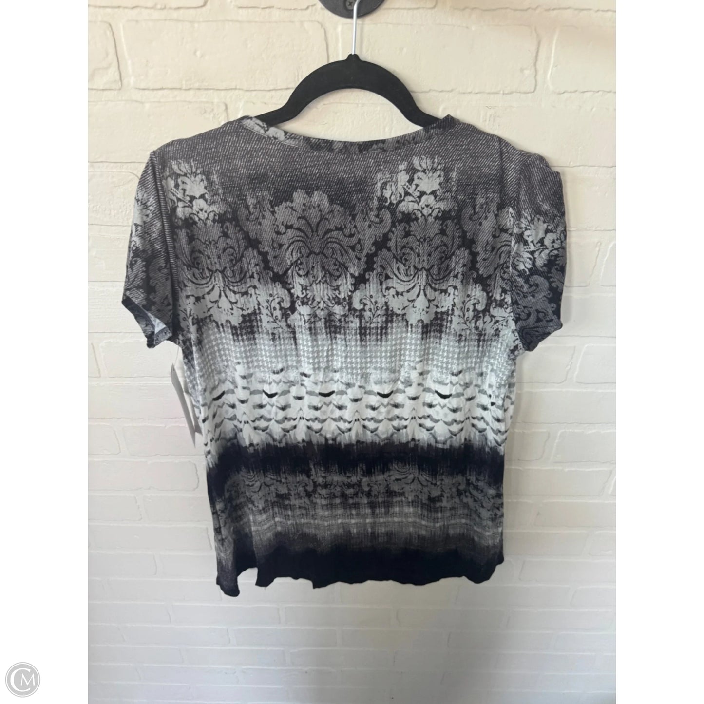 Top Short Sleeve By Rose And Olive In Grey & White, Size: L