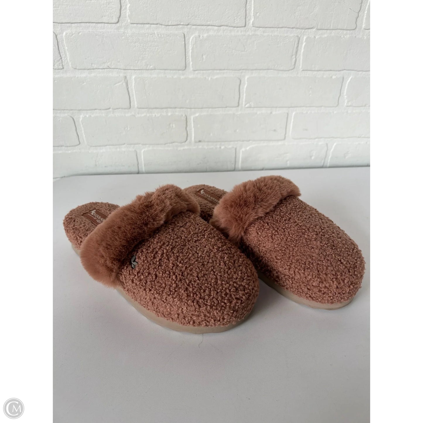 Slippers By Koolaburra By Ugg In Brown Size 9