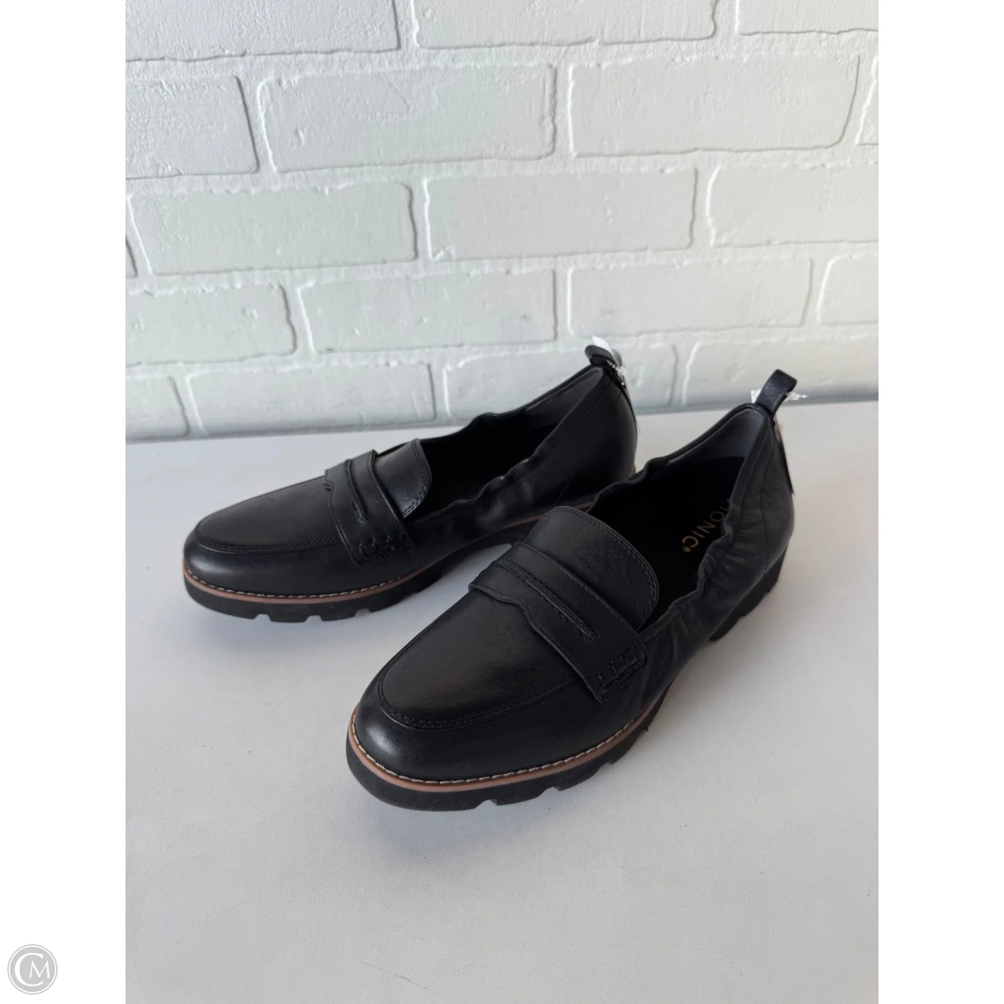 Shoes Flats By Vionic In Black, Size: 9