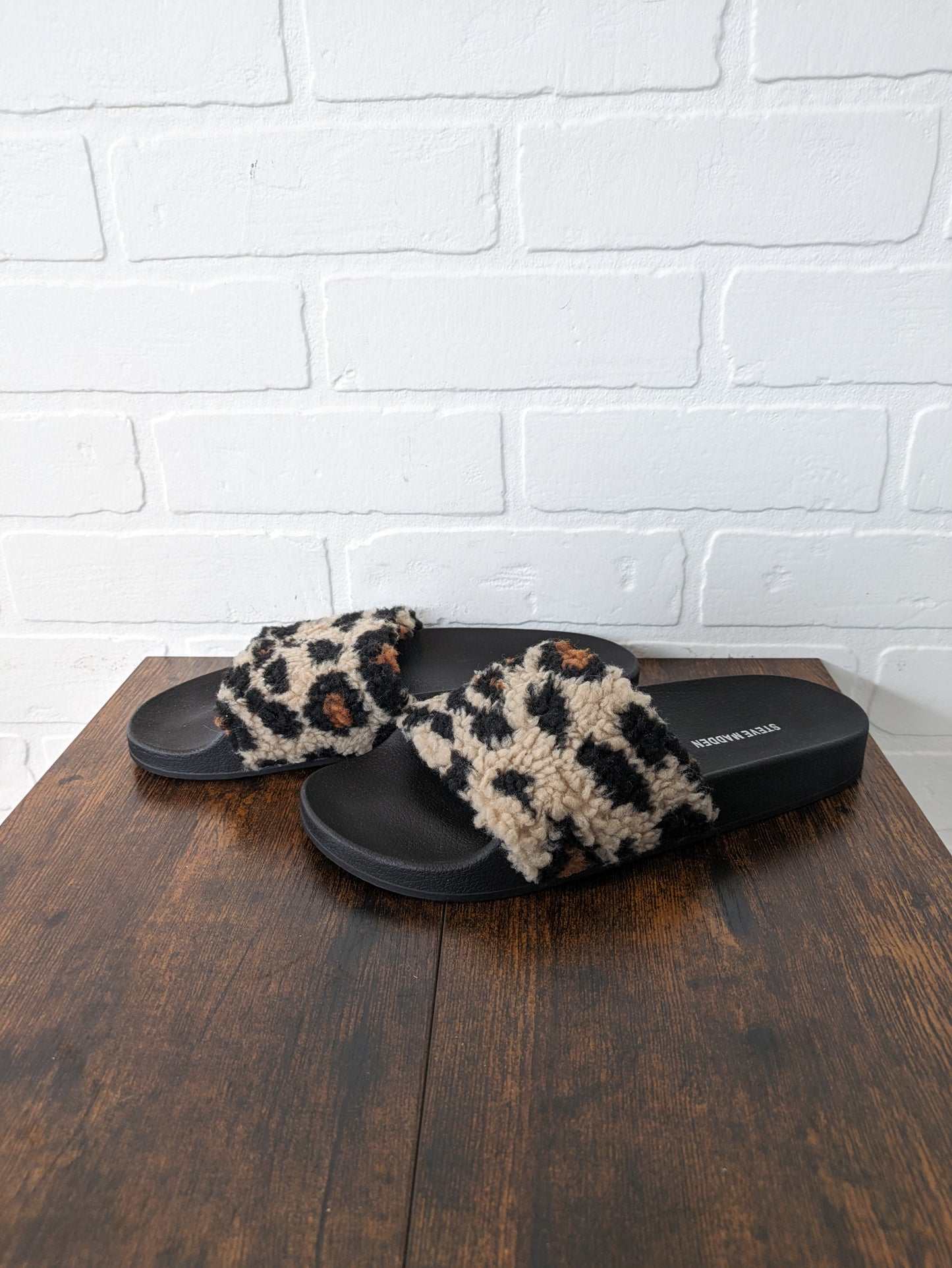 Sandals Flats By Steve Madden Size: 9