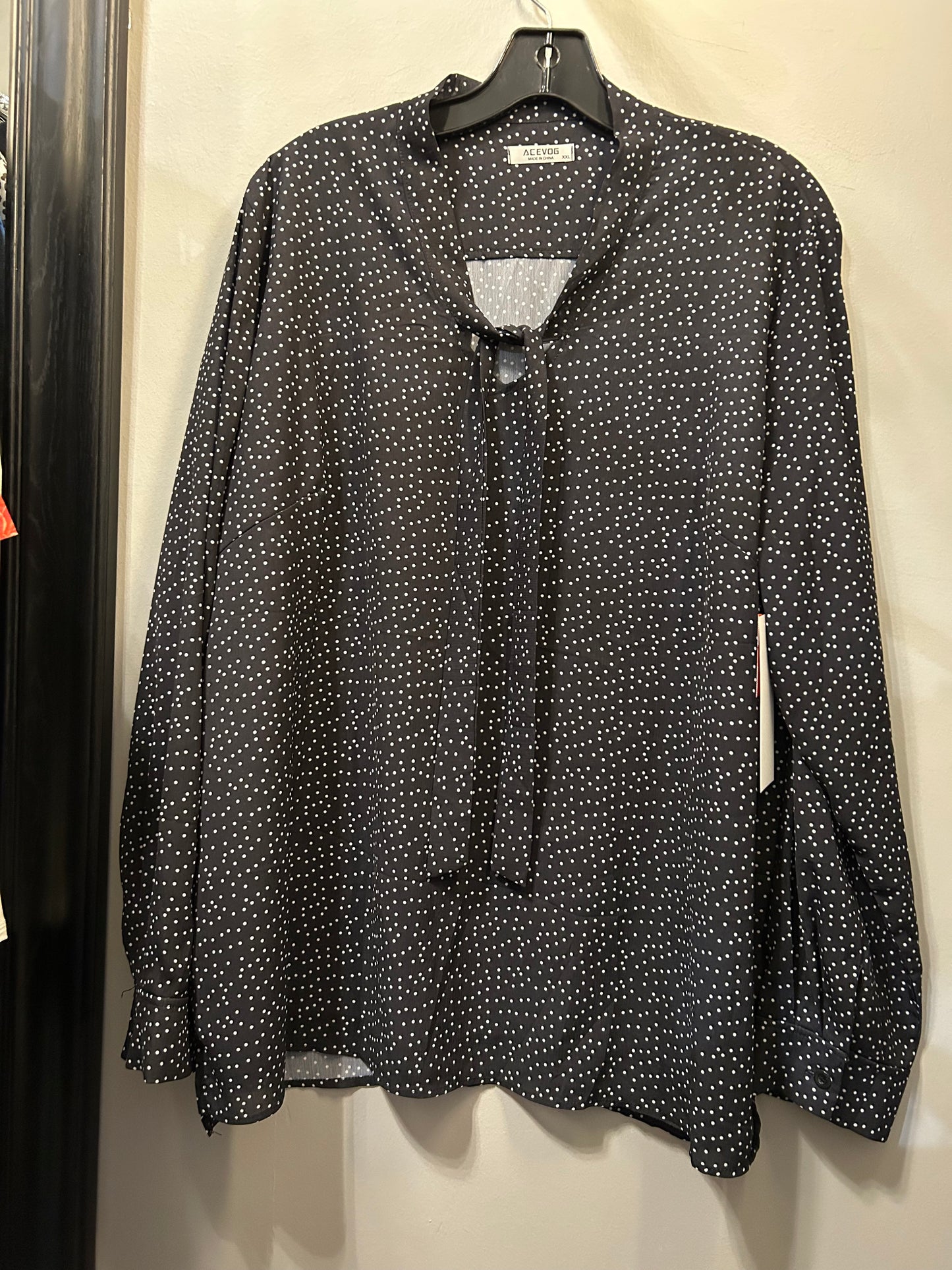 Top Long Sleeve By acevog In Black & White, Size: Xxl