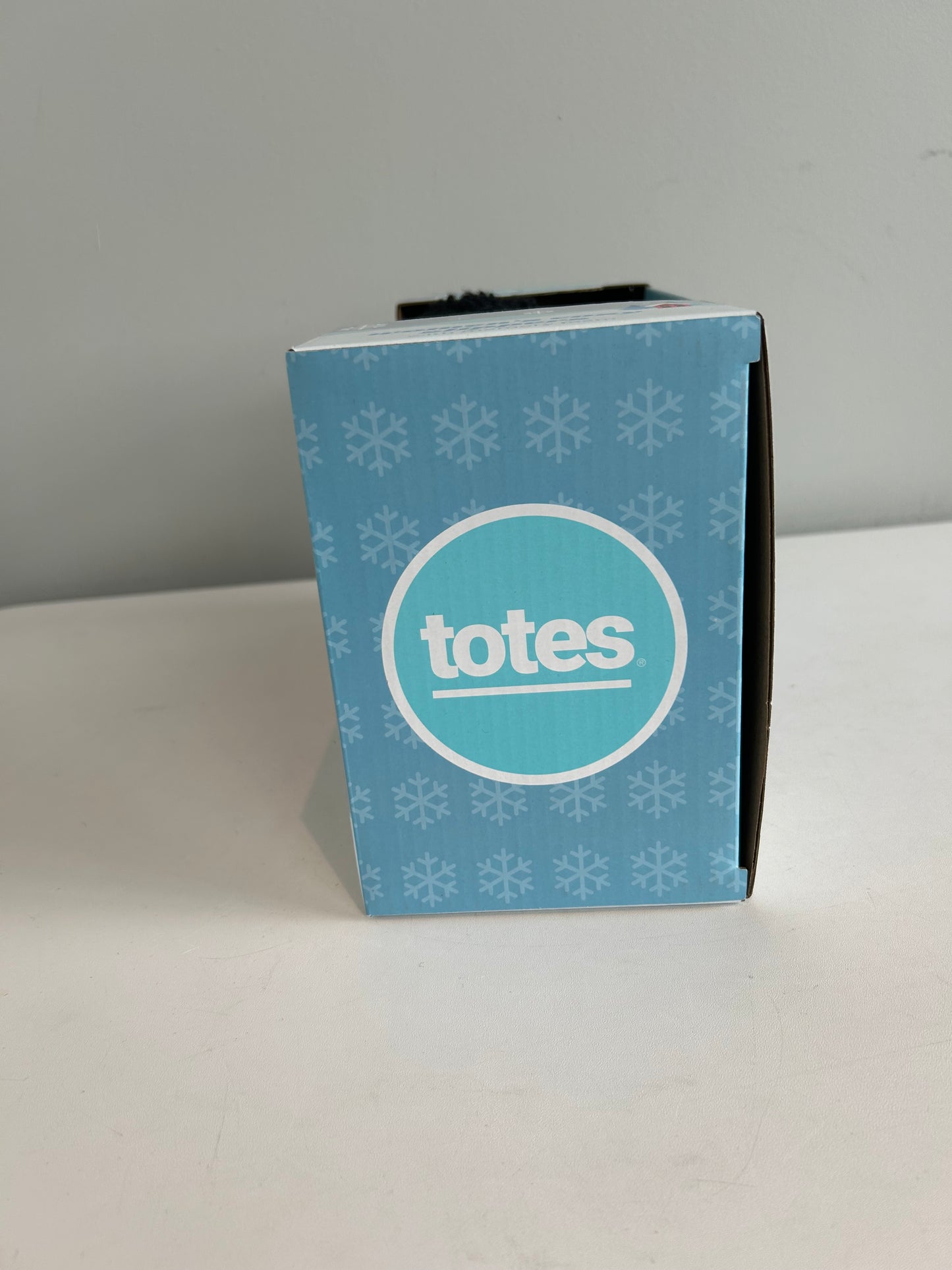 Slippers By Totes In Black