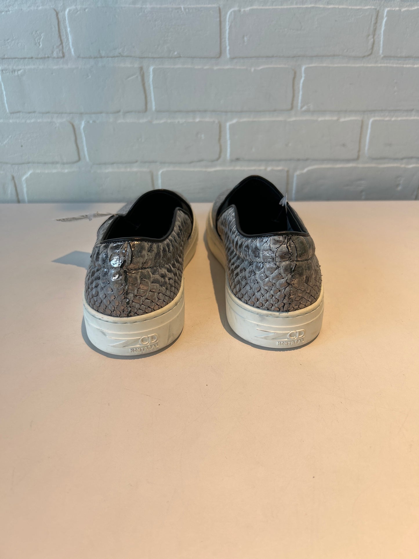 Shoes Sneakers By zcd montreal In Grey & White, Size: 10.5