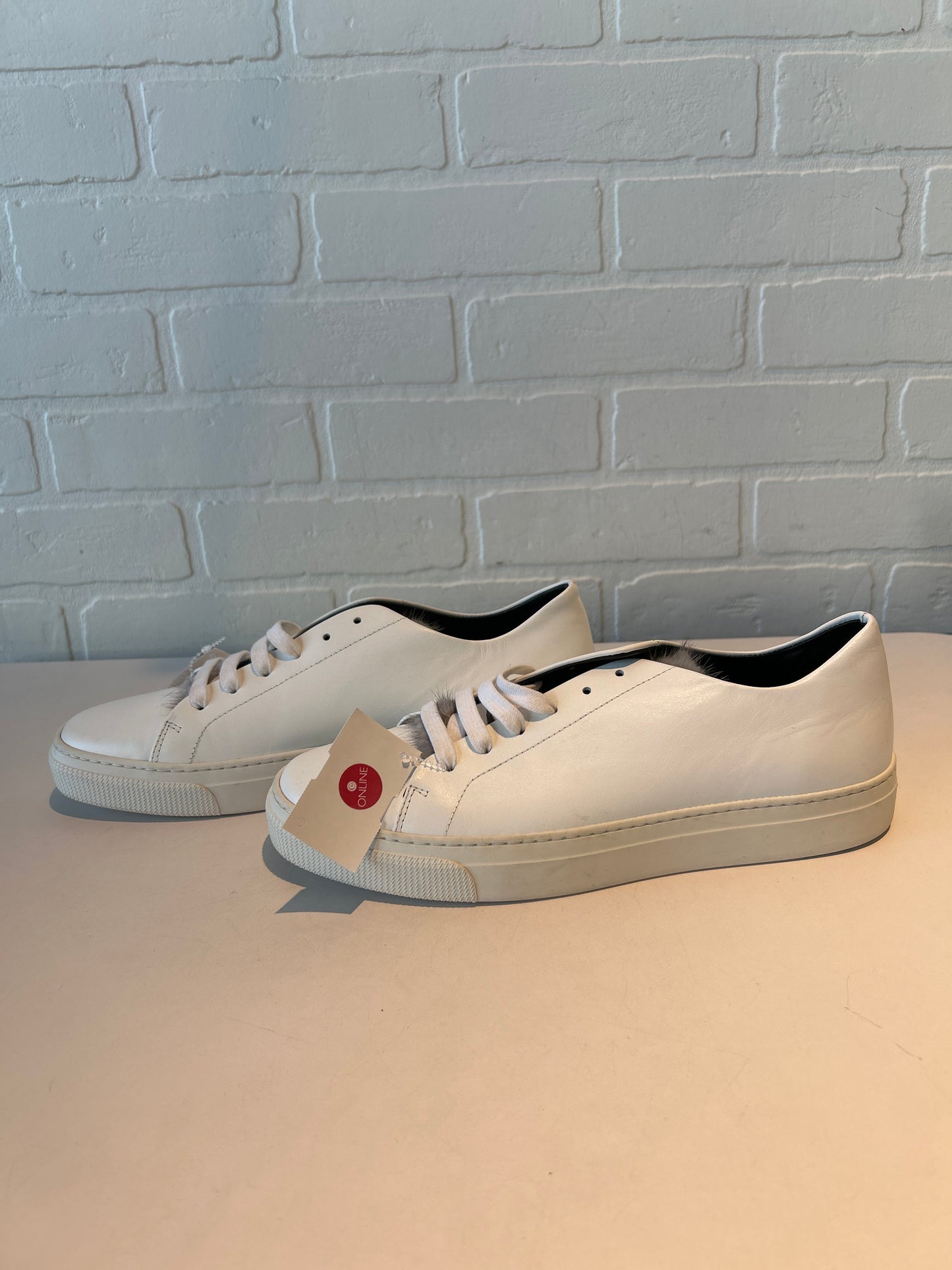 Shoes Sneakers By zcd montreal In White, Size: 10.5