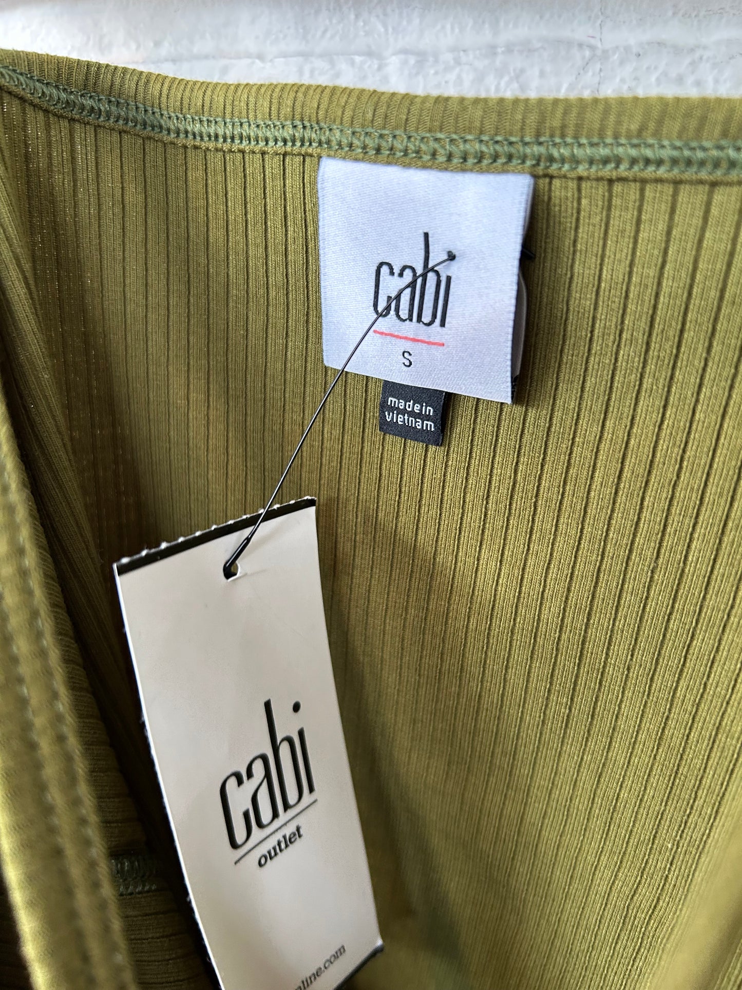 Top Sleeveless Basic By Cabi Size: S