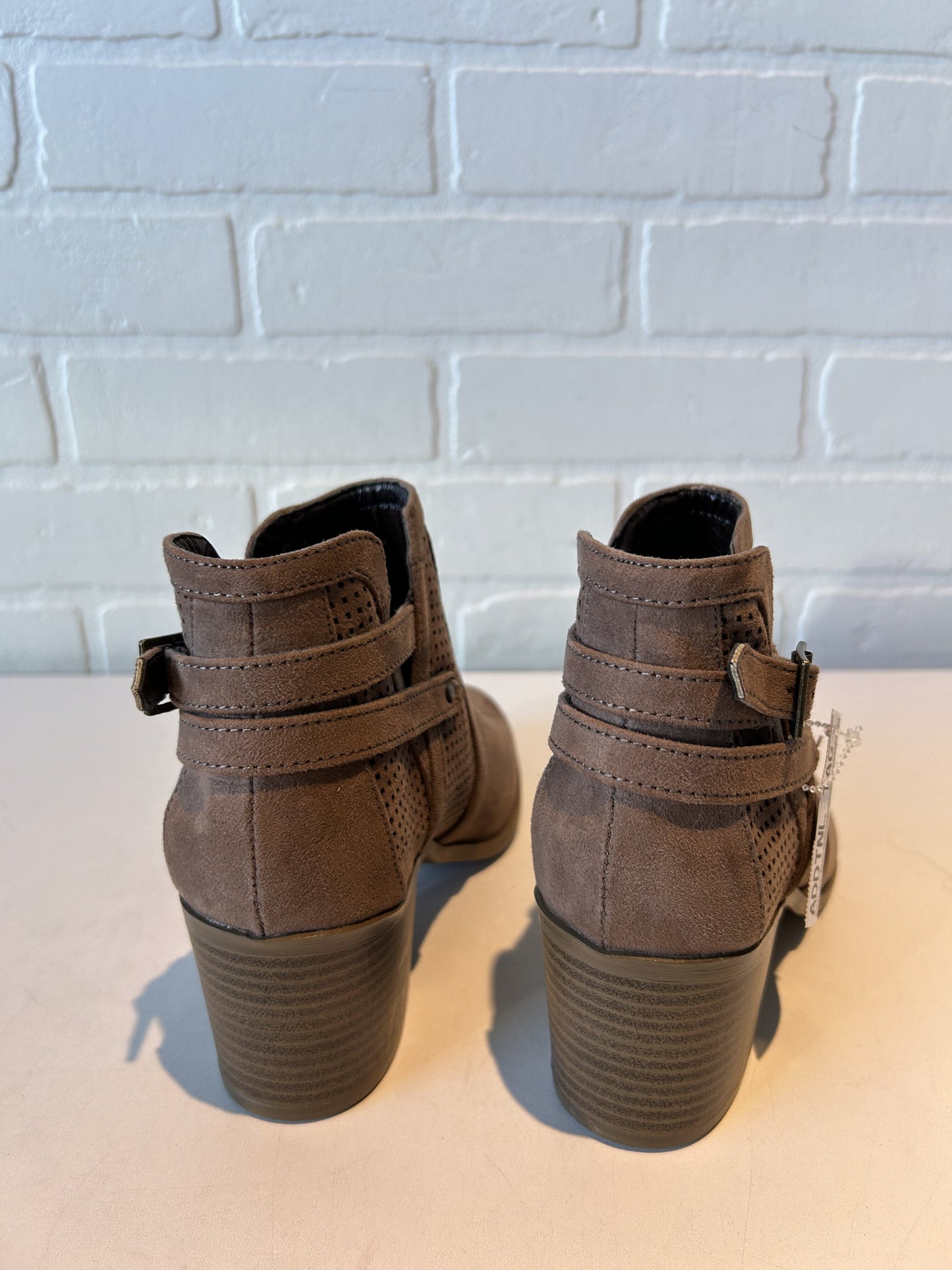 Boots Ankle Heels By Qupid Size: 5.5