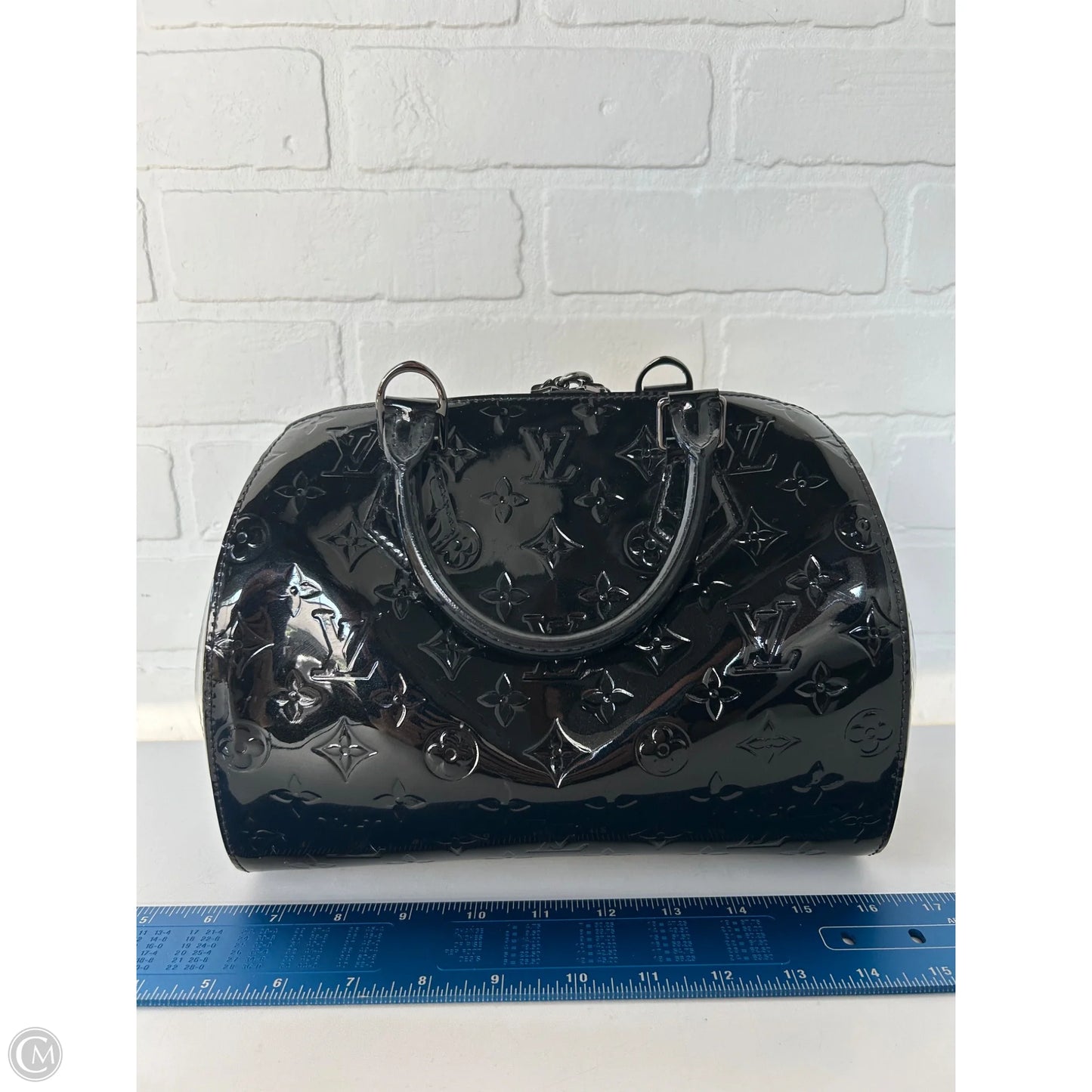 Handbag Luxury Designer By Louis Vuitton, Size: Medium