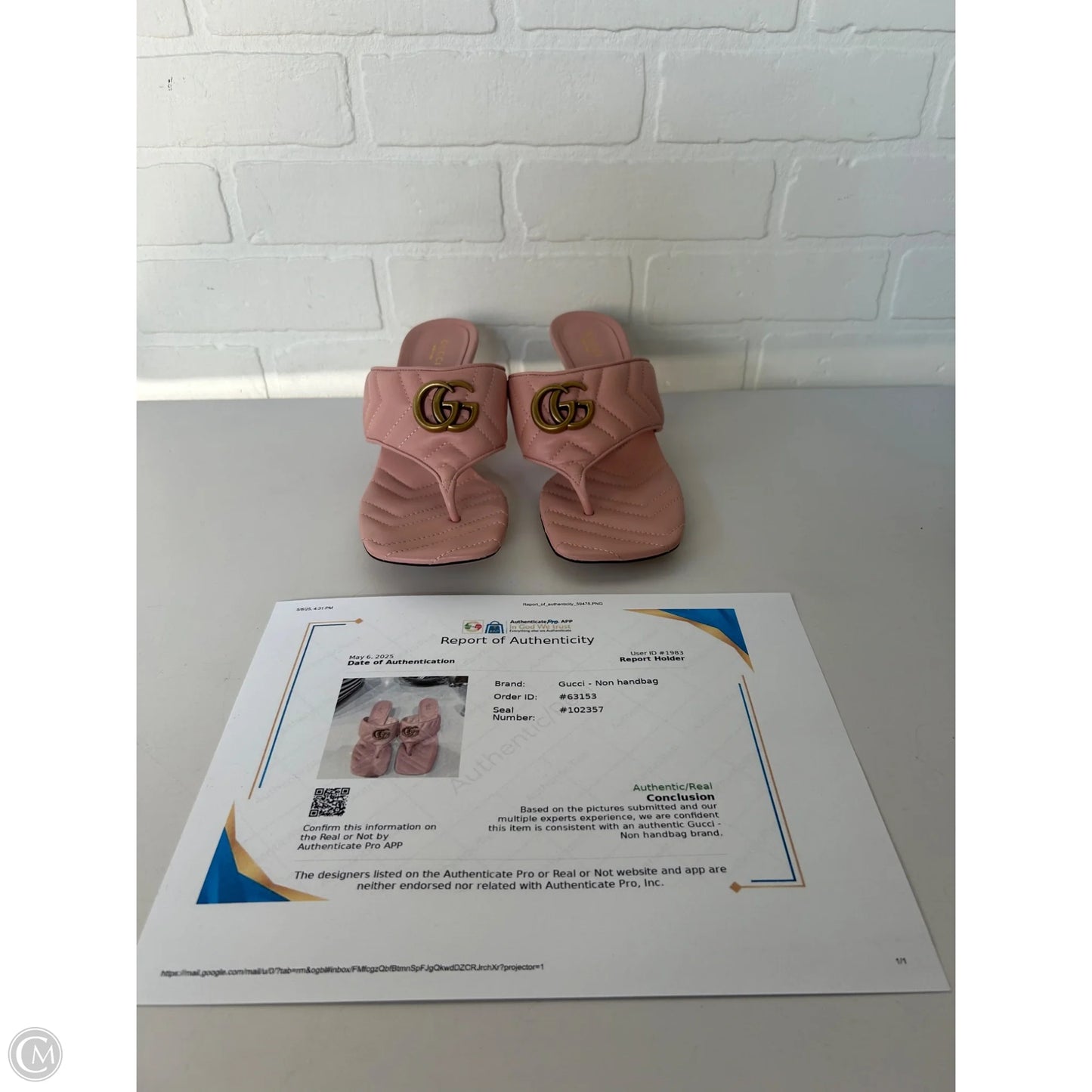 Sandals Luxury Designer By Gucci In Pink, Size: 9