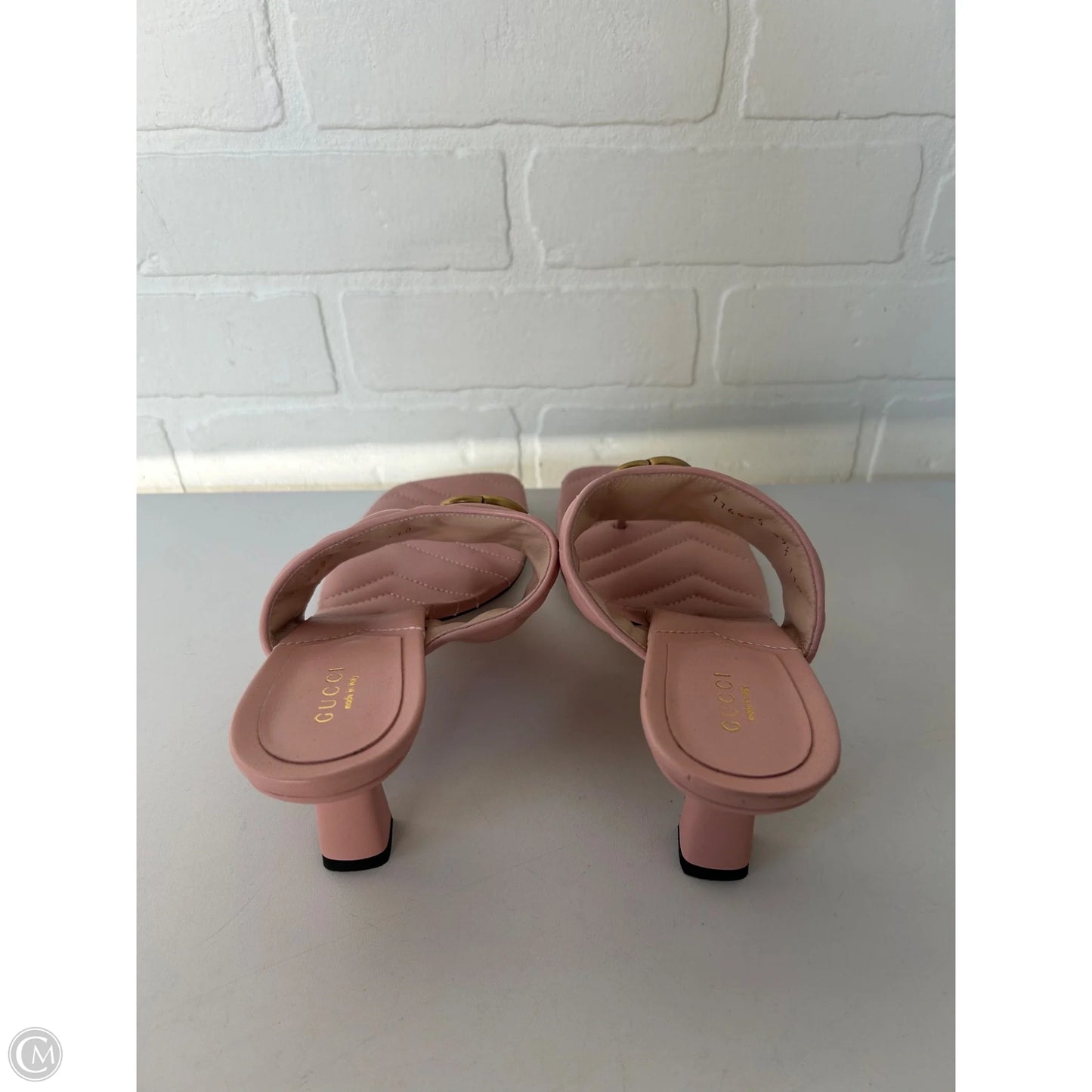 Sandals Luxury Designer By Gucci In Pink, Size: 9